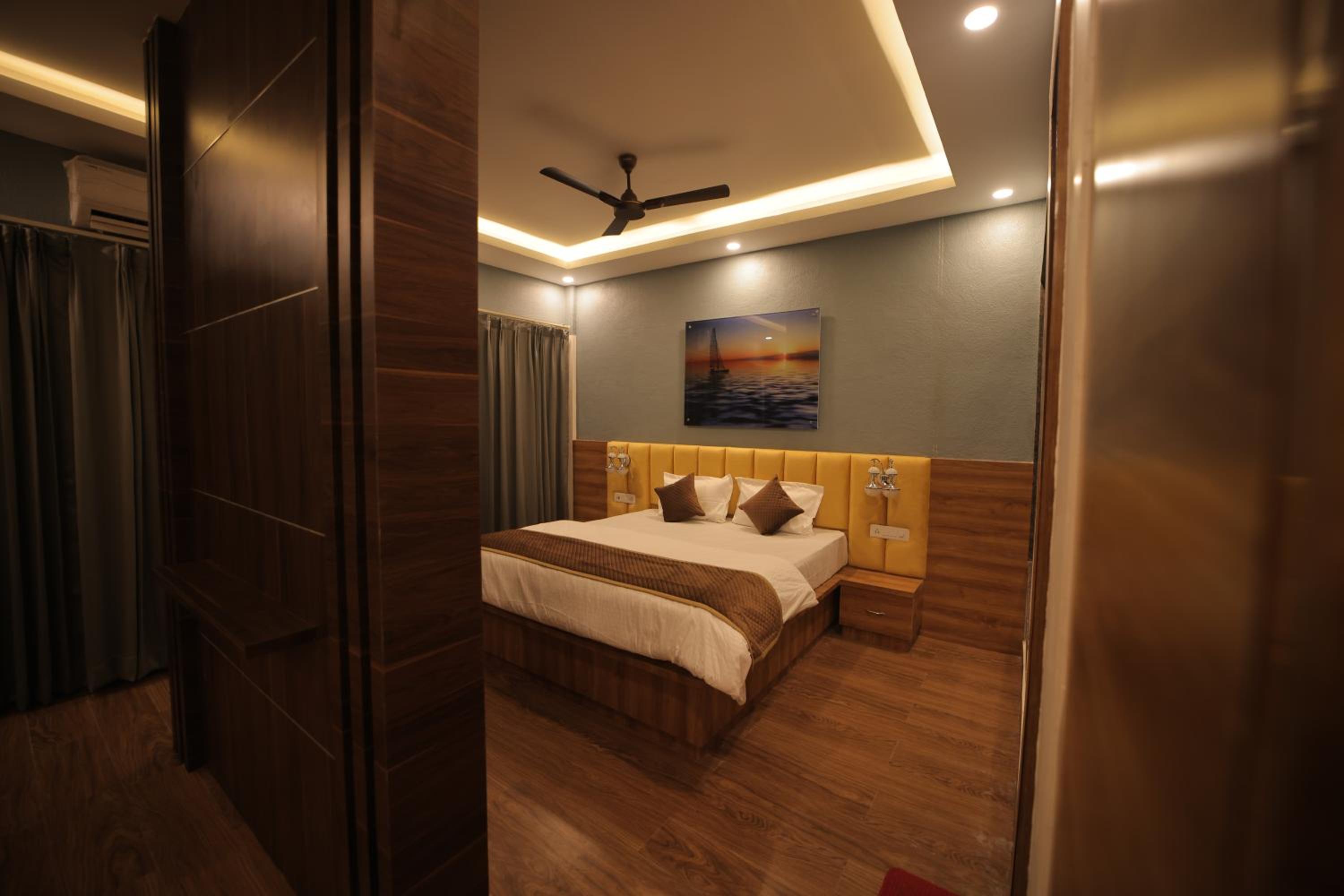 Mokshda Premium Hotel & Restaurant, Rishikesh