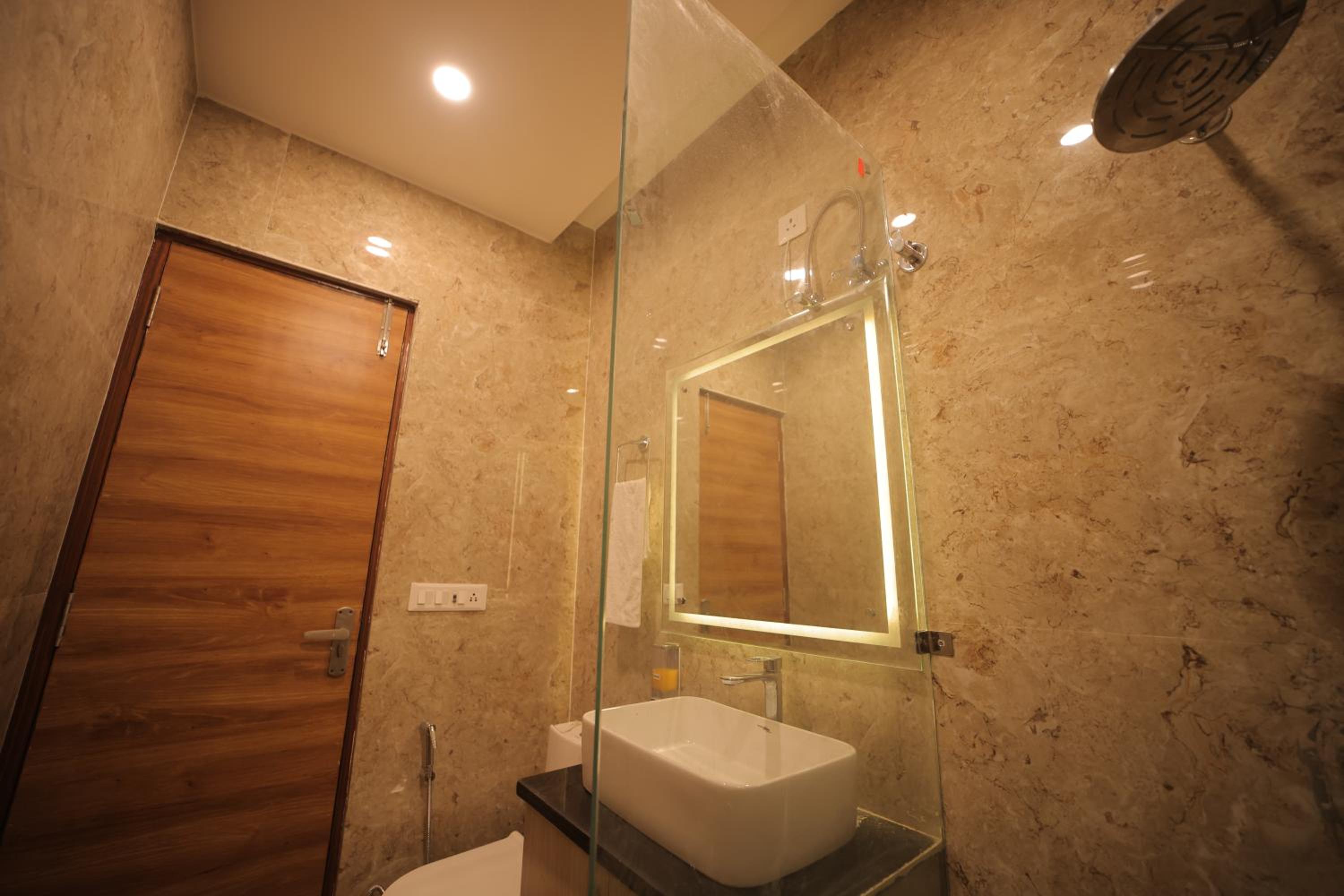 Mokshda Premium Hotel & Restaurant, Rishikesh