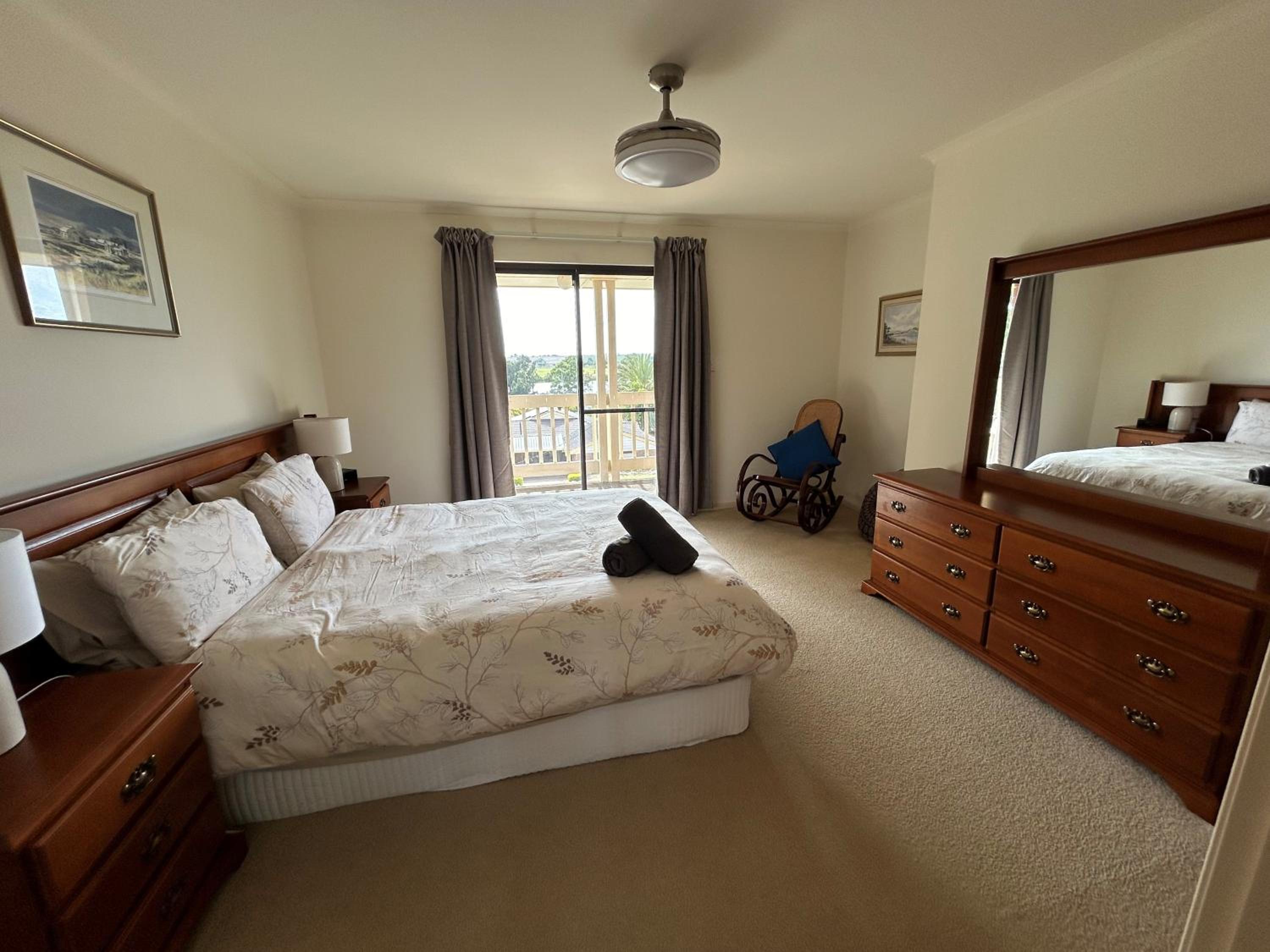 Pelican Retreat - corporate / tradie / family
