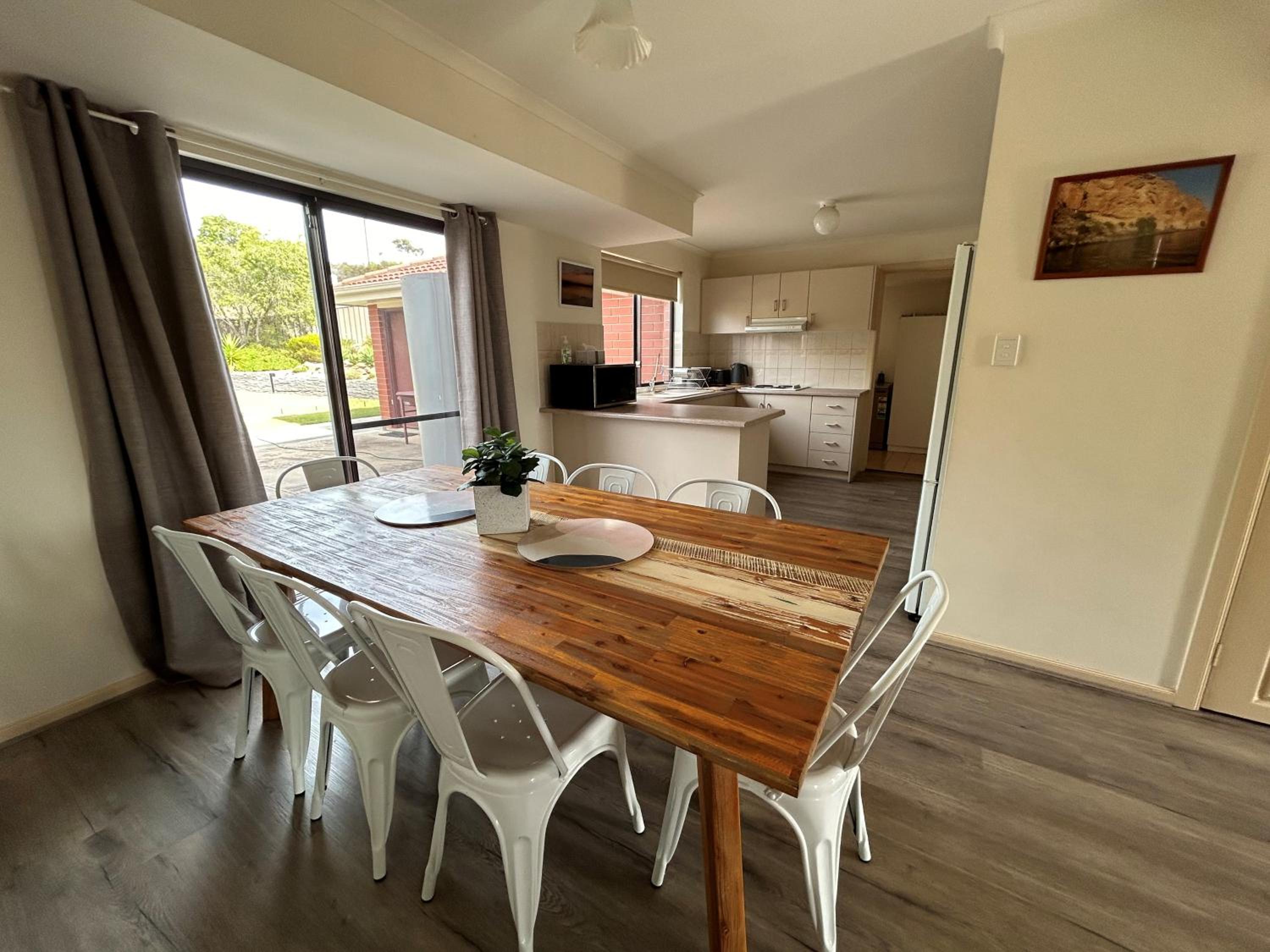 Pelican Retreat - corporate / tradie / family