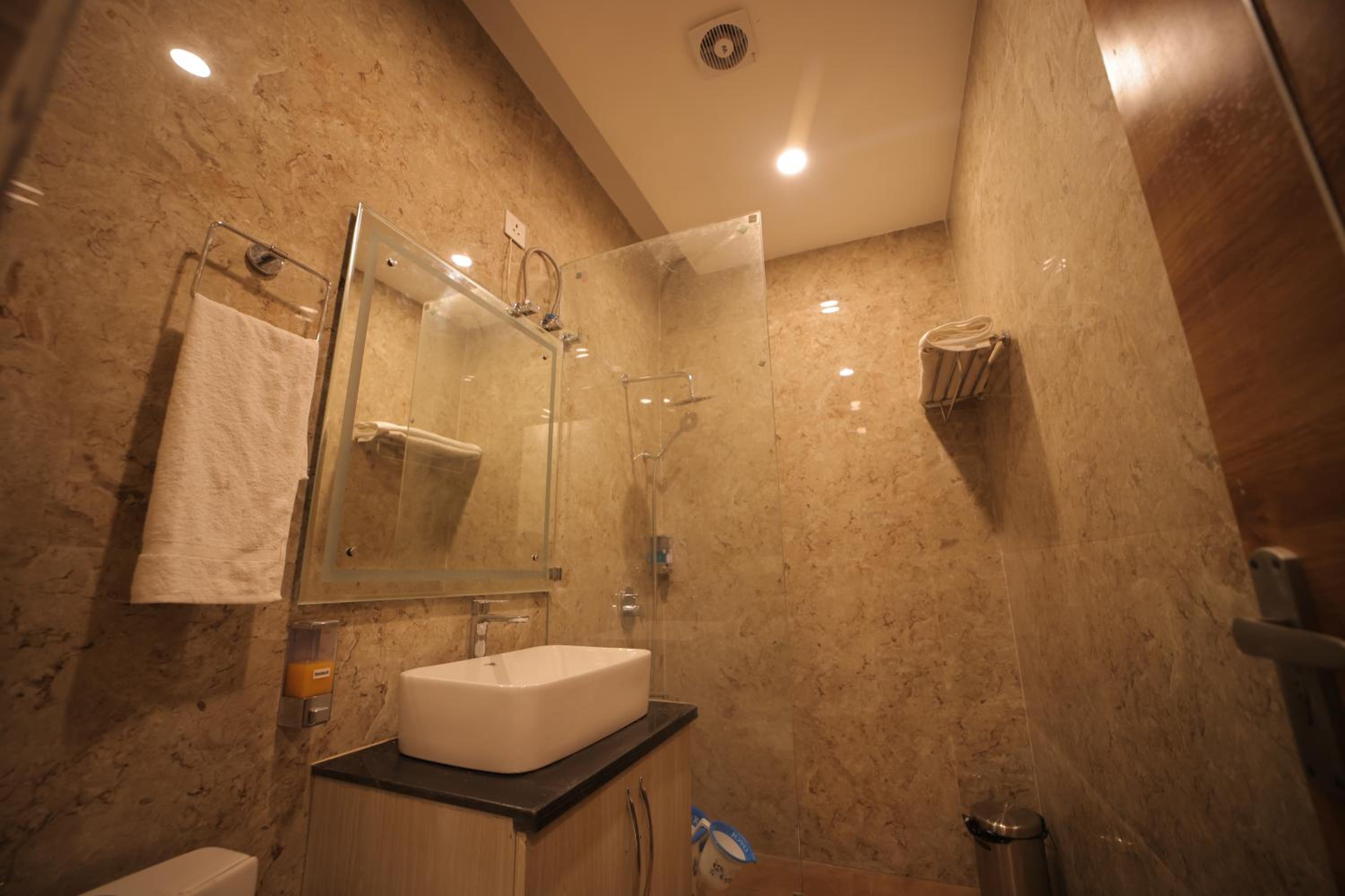 Mokshda Premium Hotel & Restaurant, Rishikesh
