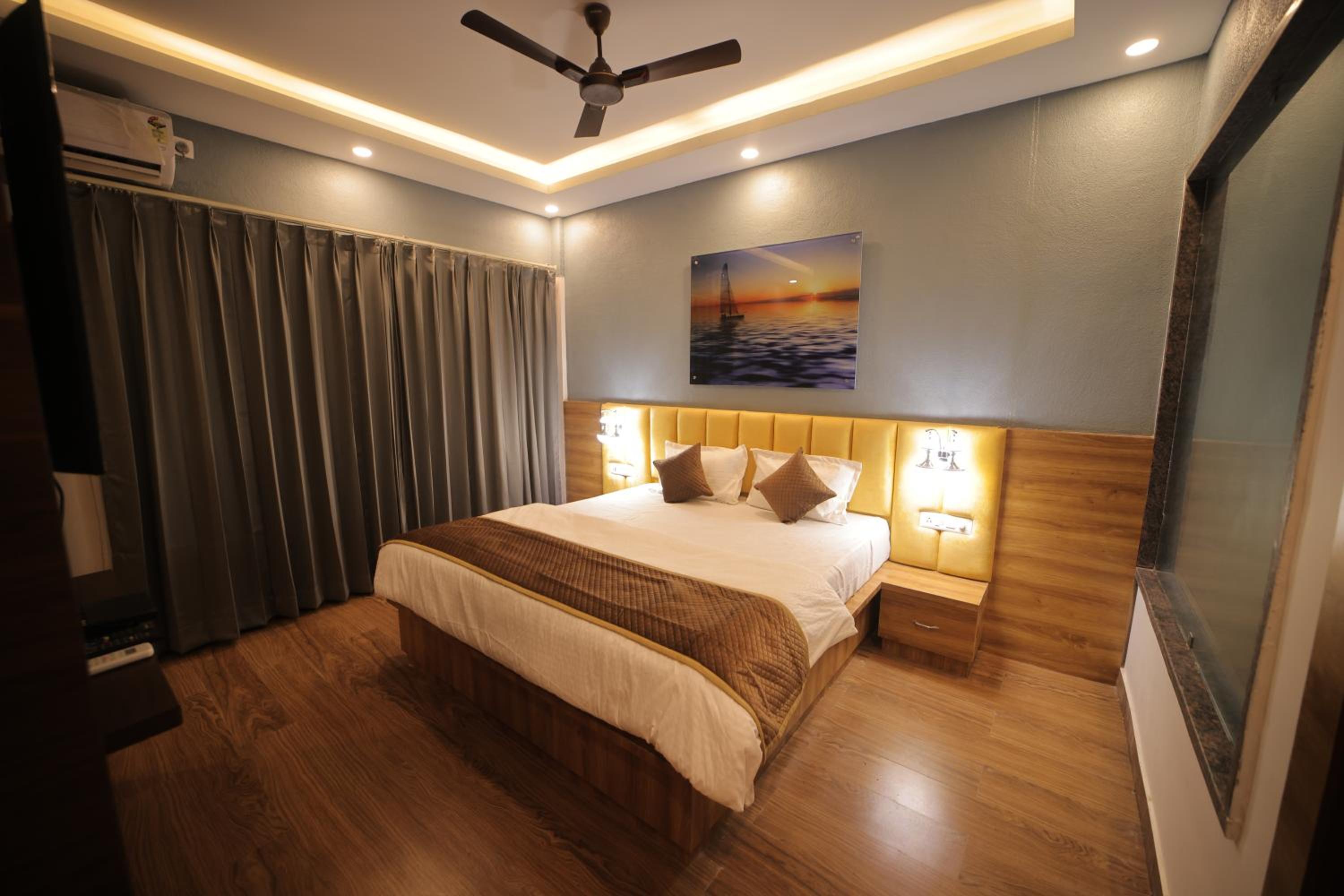Mokshda Premium Hotel & Restaurant, Rishikesh