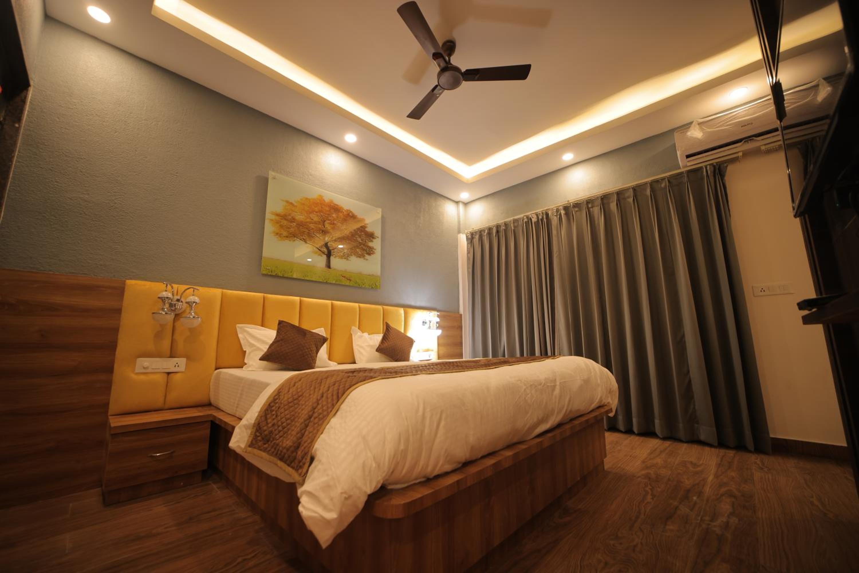 Mokshda Premium Hotel & Restaurant, Rishikesh