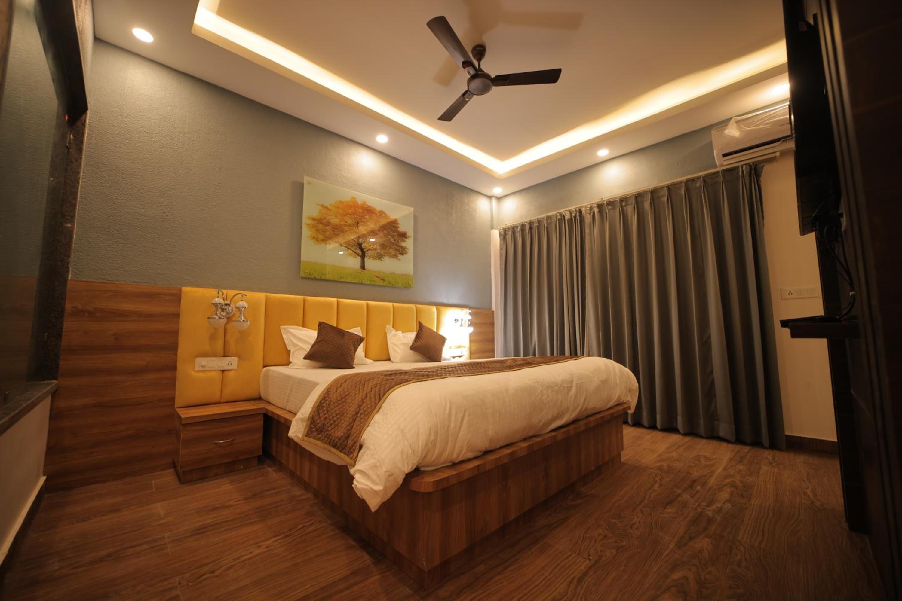 Mokshda Premium Hotel & Restaurant, Rishikesh