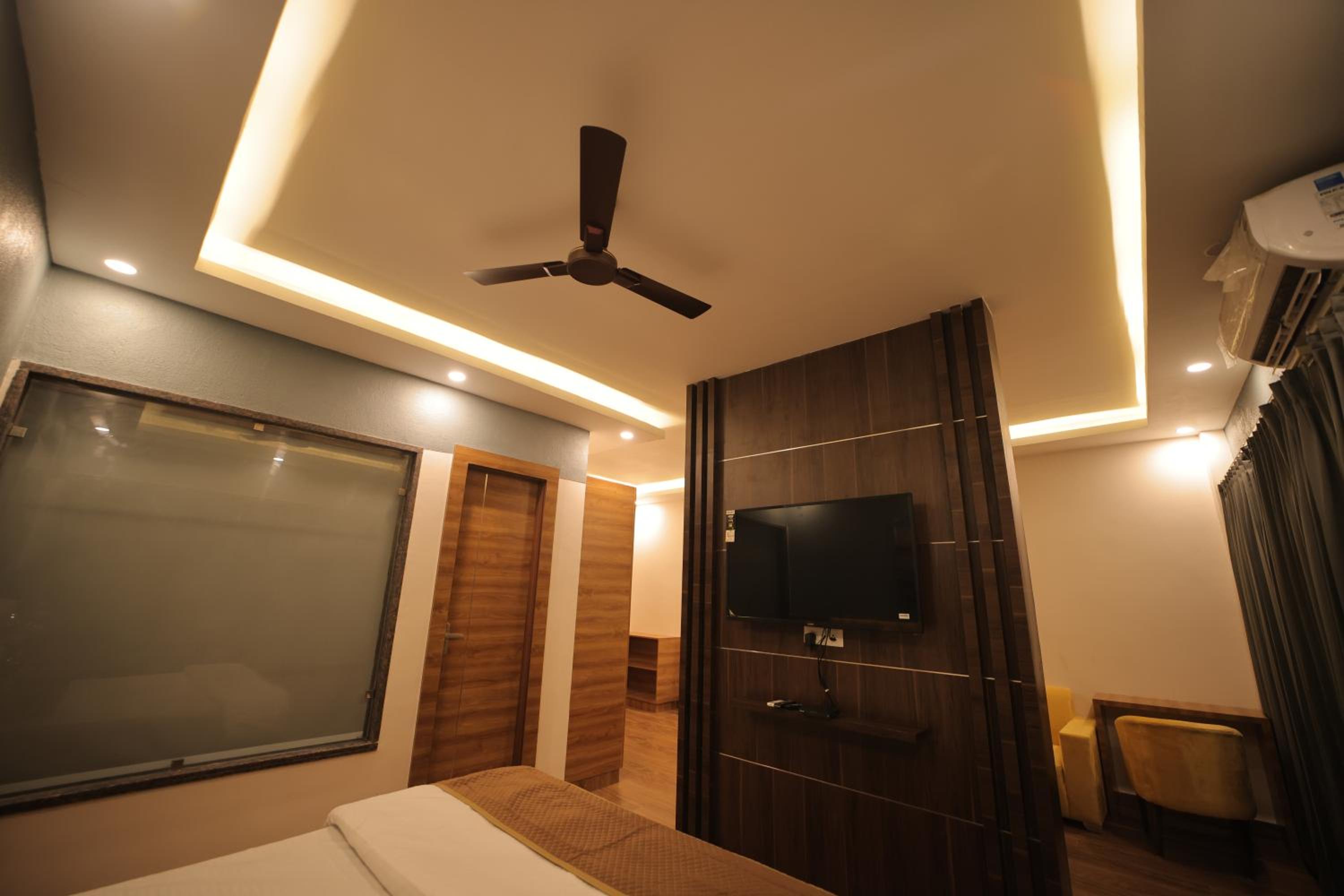Mokshda Premium Hotel & Restaurant, Rishikesh
