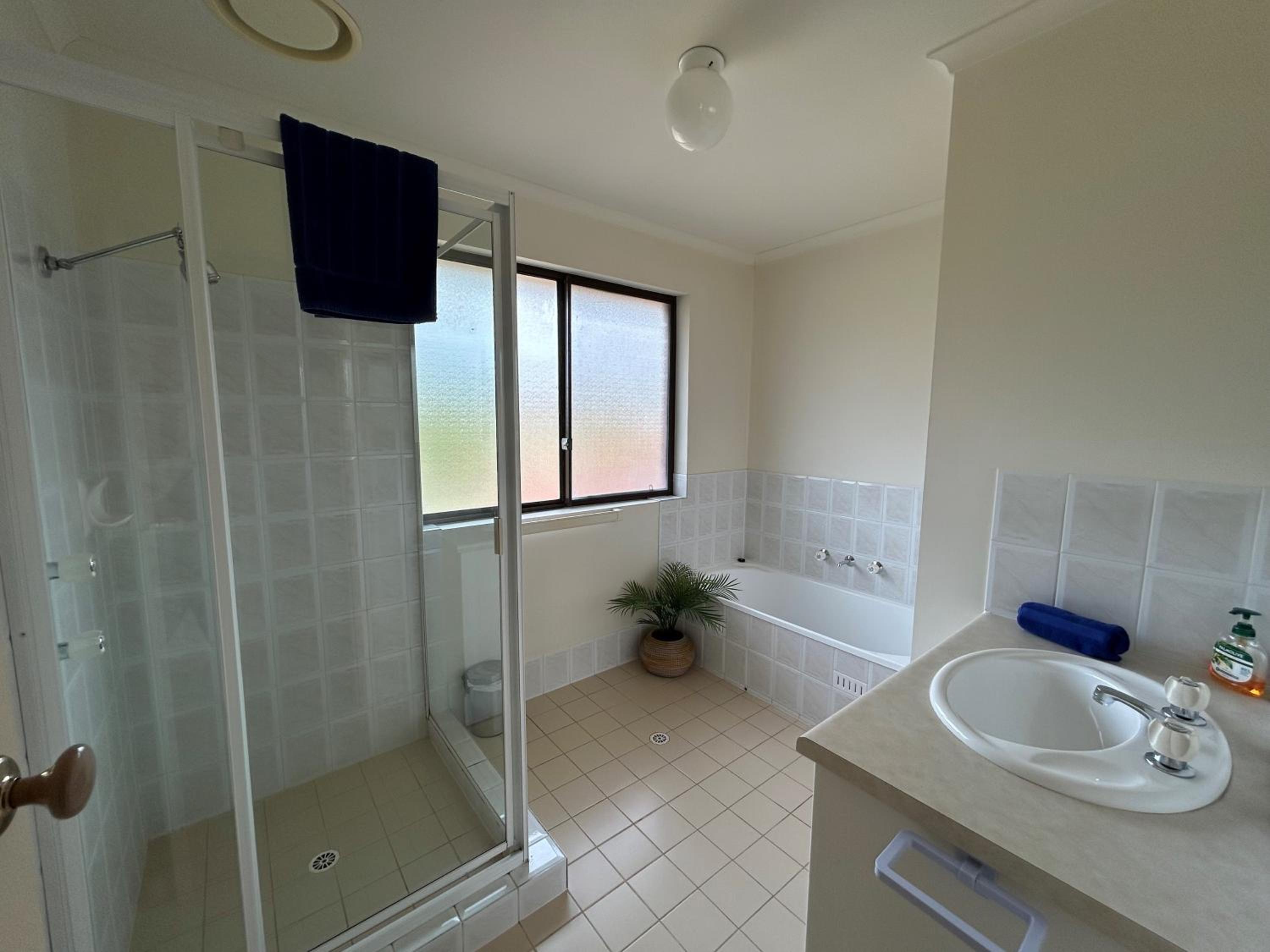 Pelican Retreat - corporate / tradie / family