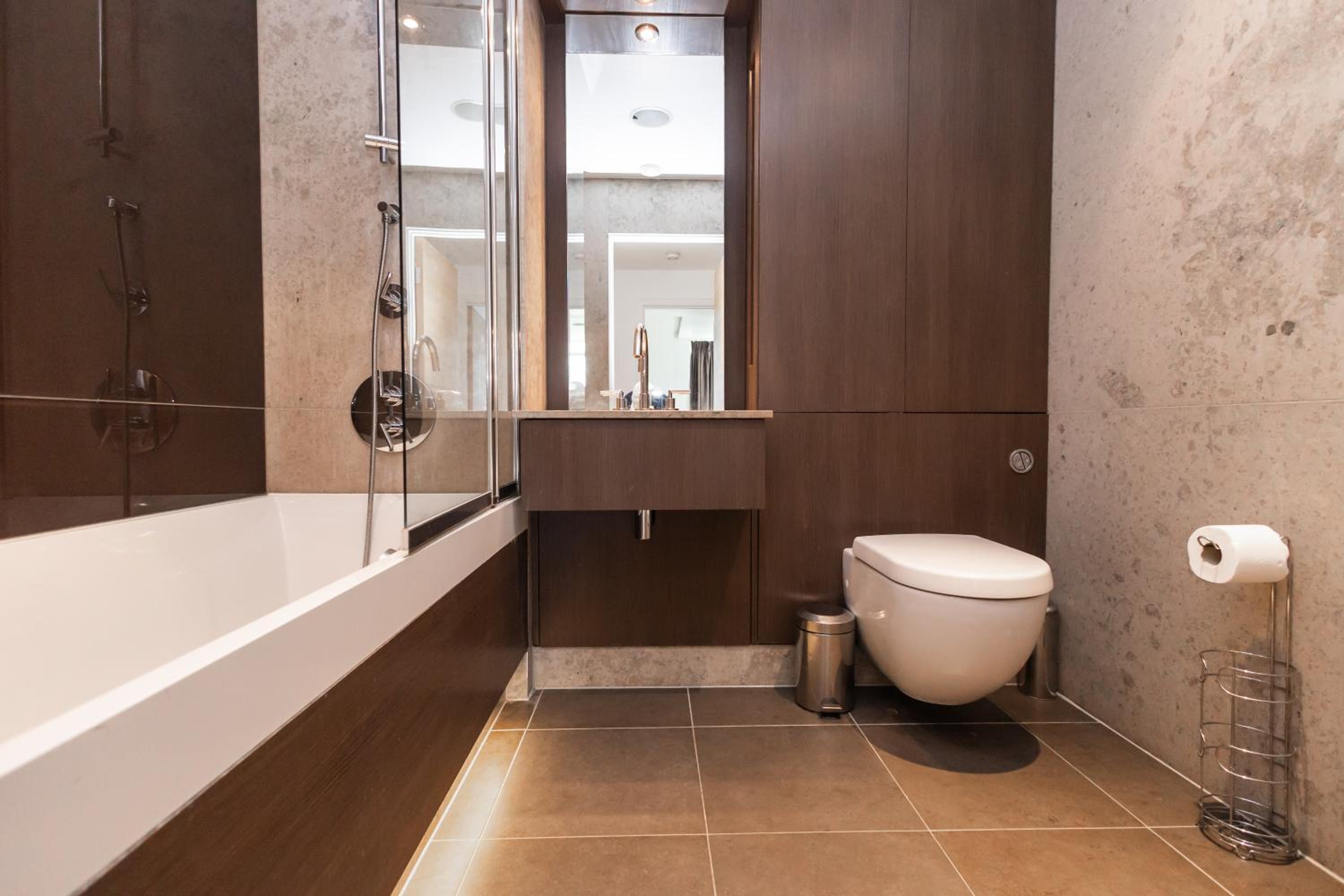 ADS LUX LETTINGS LTD - Battersea Reach