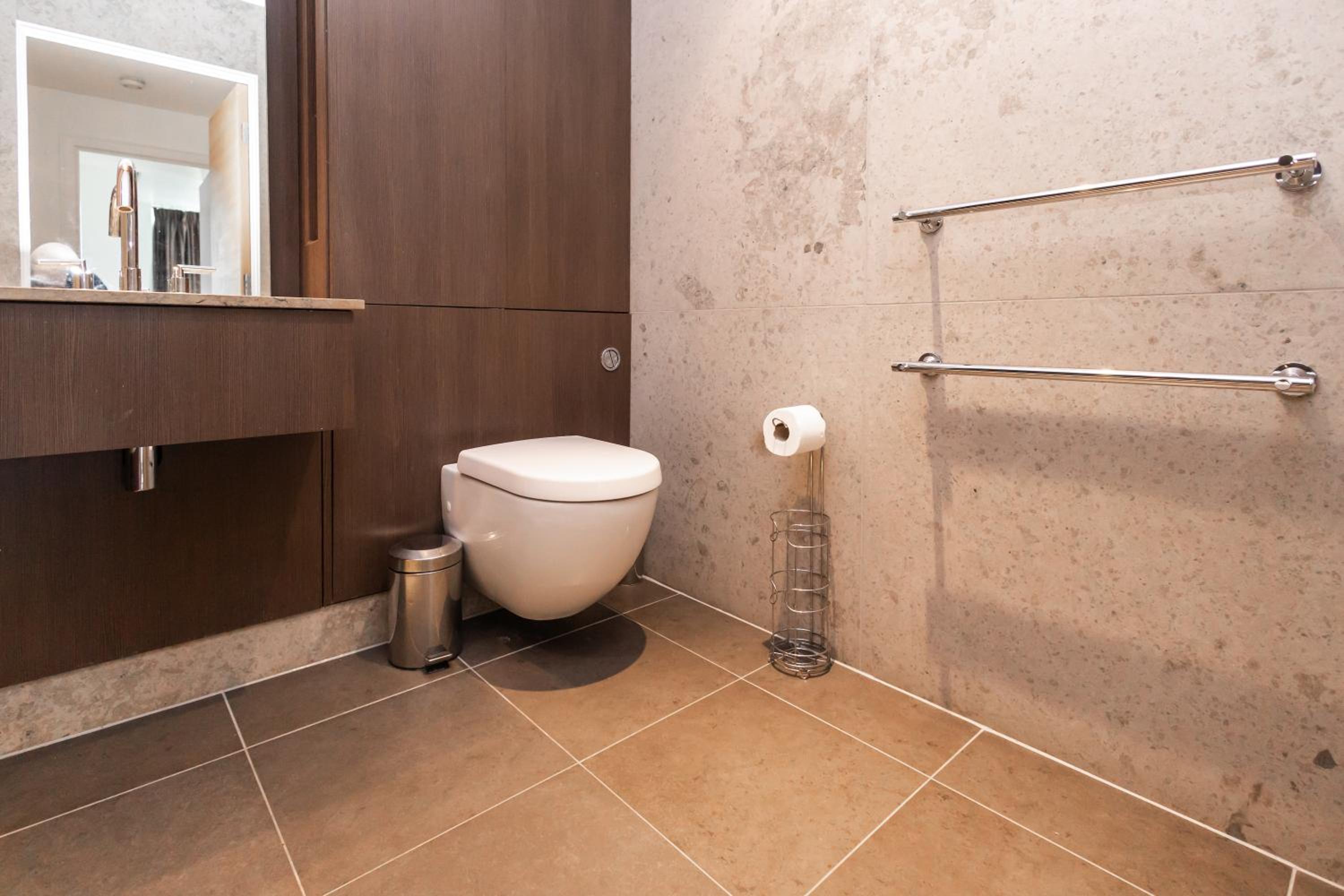 ADS LUX LETTINGS LTD - Battersea Reach