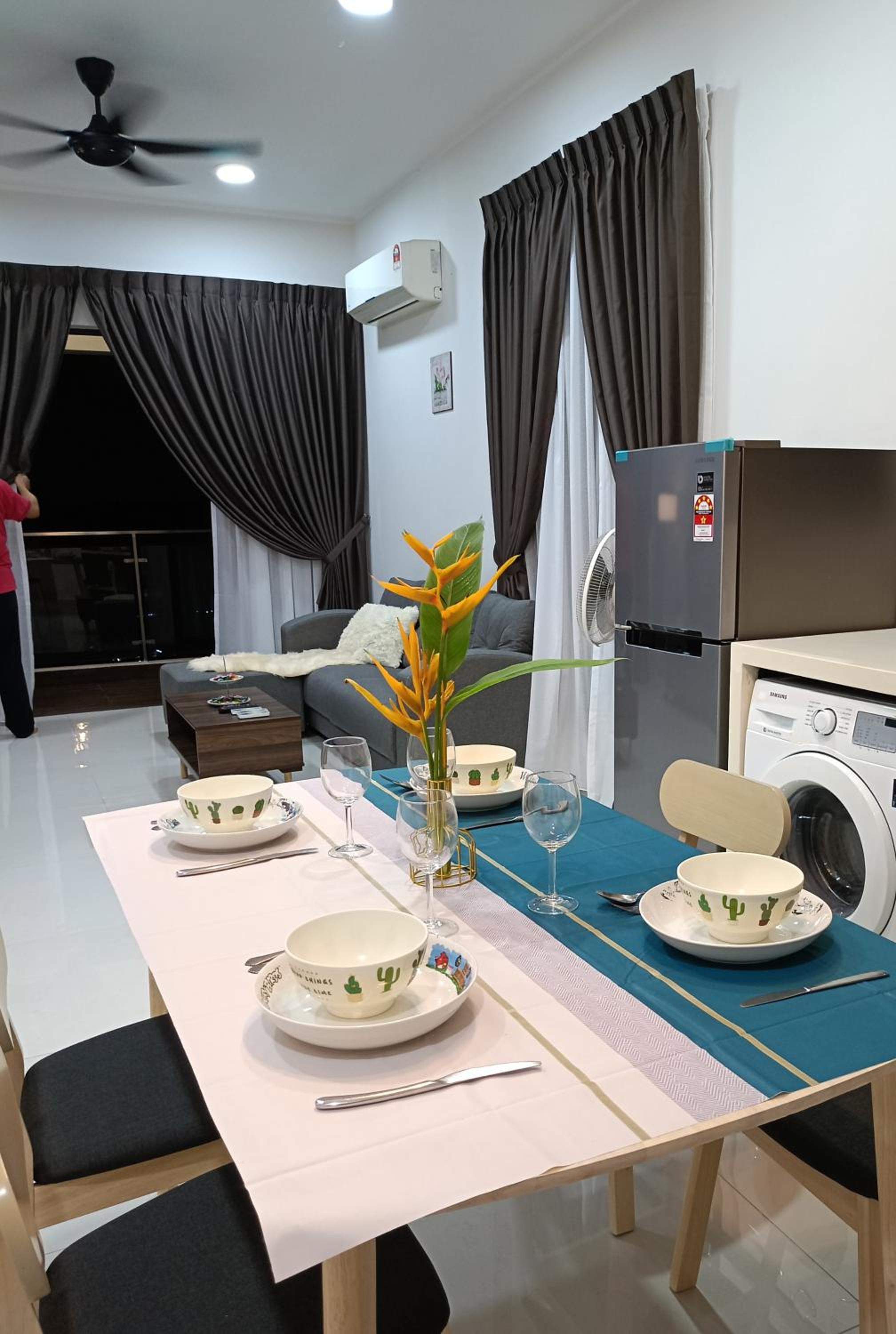Johor Bahru Seaview freeWifi parking 3BR3BD2-9paxs