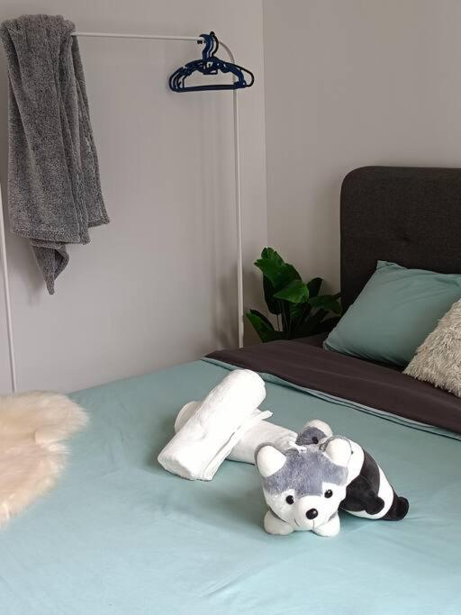 Johor Bahru Seaview freeWifi parking 3BR3BD2-9paxs