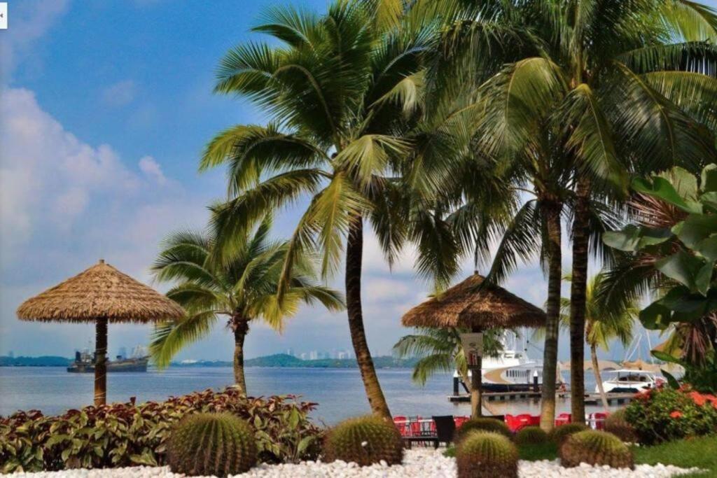 Johor Bahru Seaview freeWifi parking 3BR3BD2-9paxs