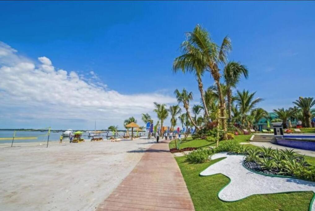 Johor Bahru Seaview freeWifi parking 3BR3BD2-9paxs