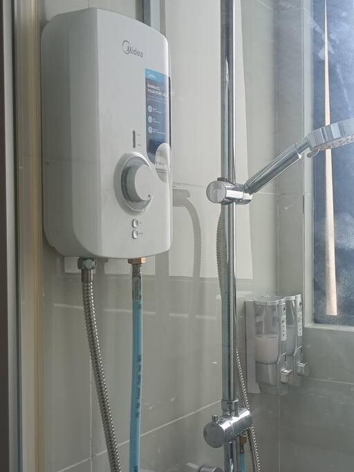 Johor Bahru Seaview freeWifi parking 3BR3BD2-9paxs