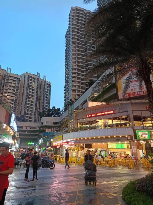 Johor Bahru Seaview freeWifi parking 3BR3BD2-9paxs