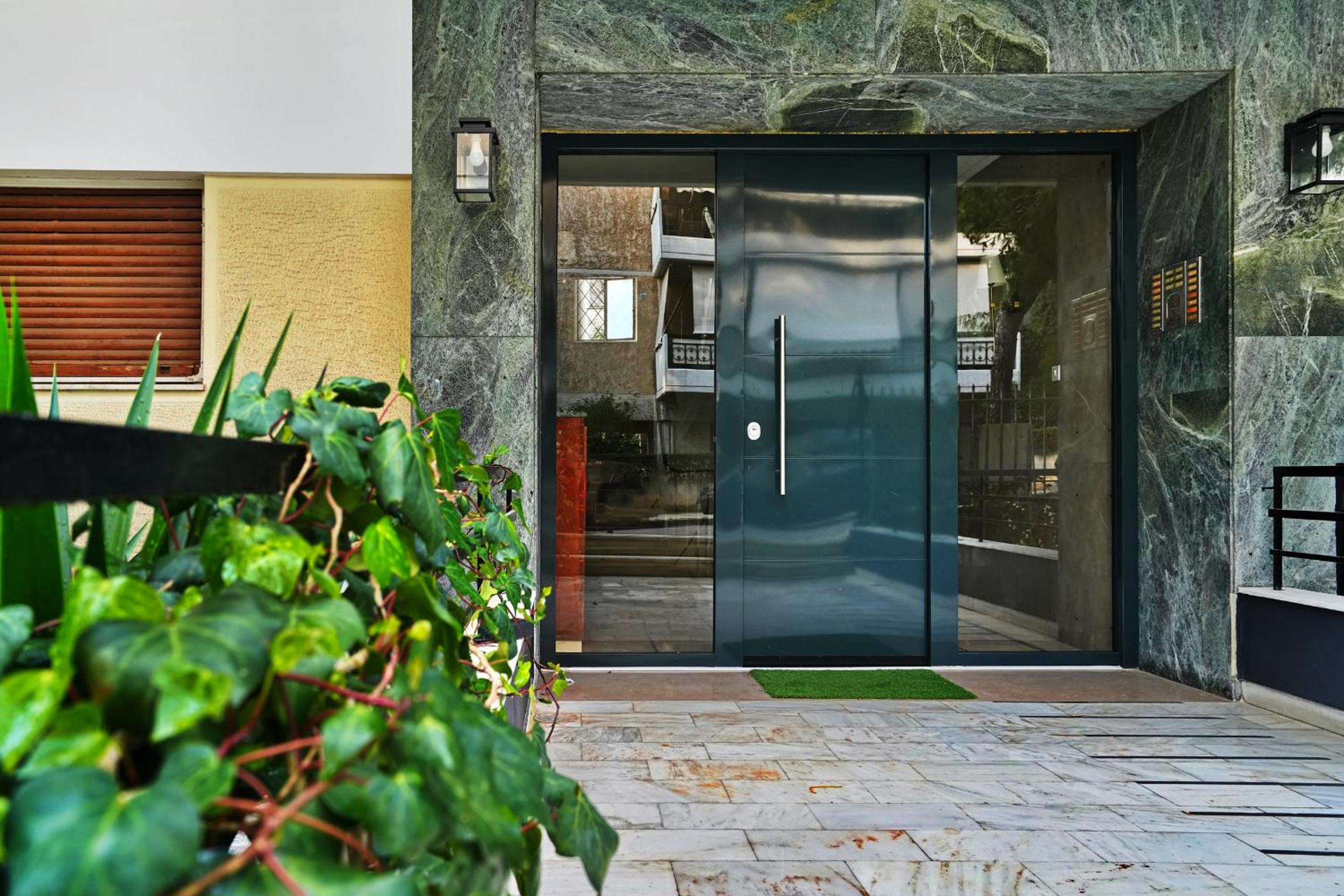 Hotel Five Seasons Alimos - Image 1