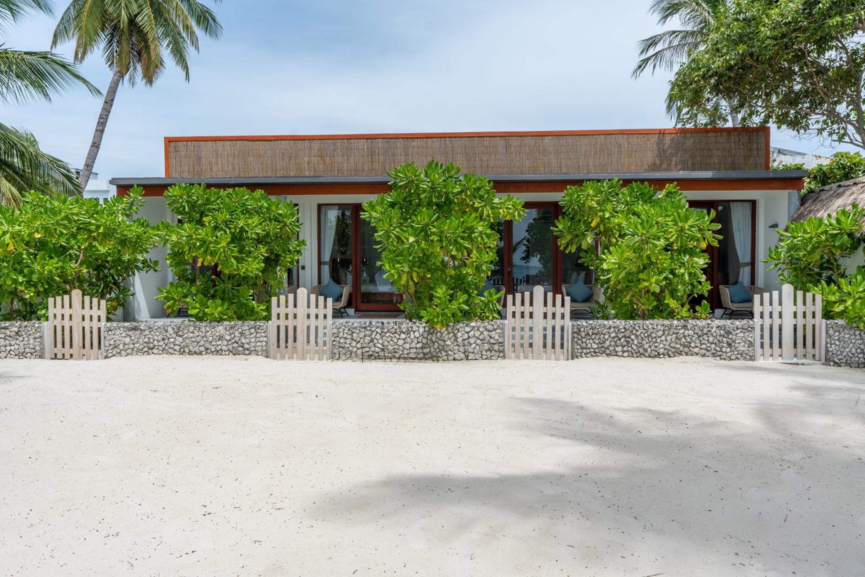 Veli Vilaa Dhiffushi - Beachfront