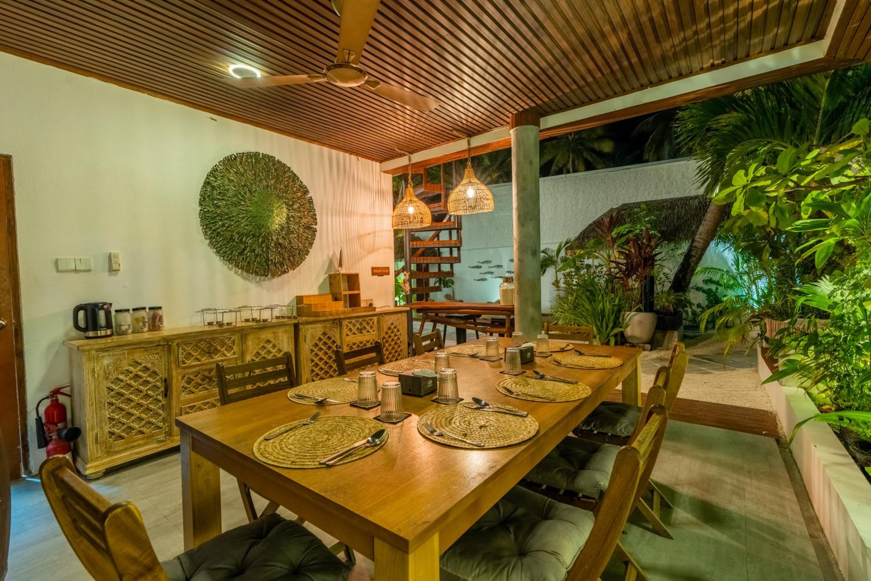 Veli Vilaa Dhiffushi - Beachfront