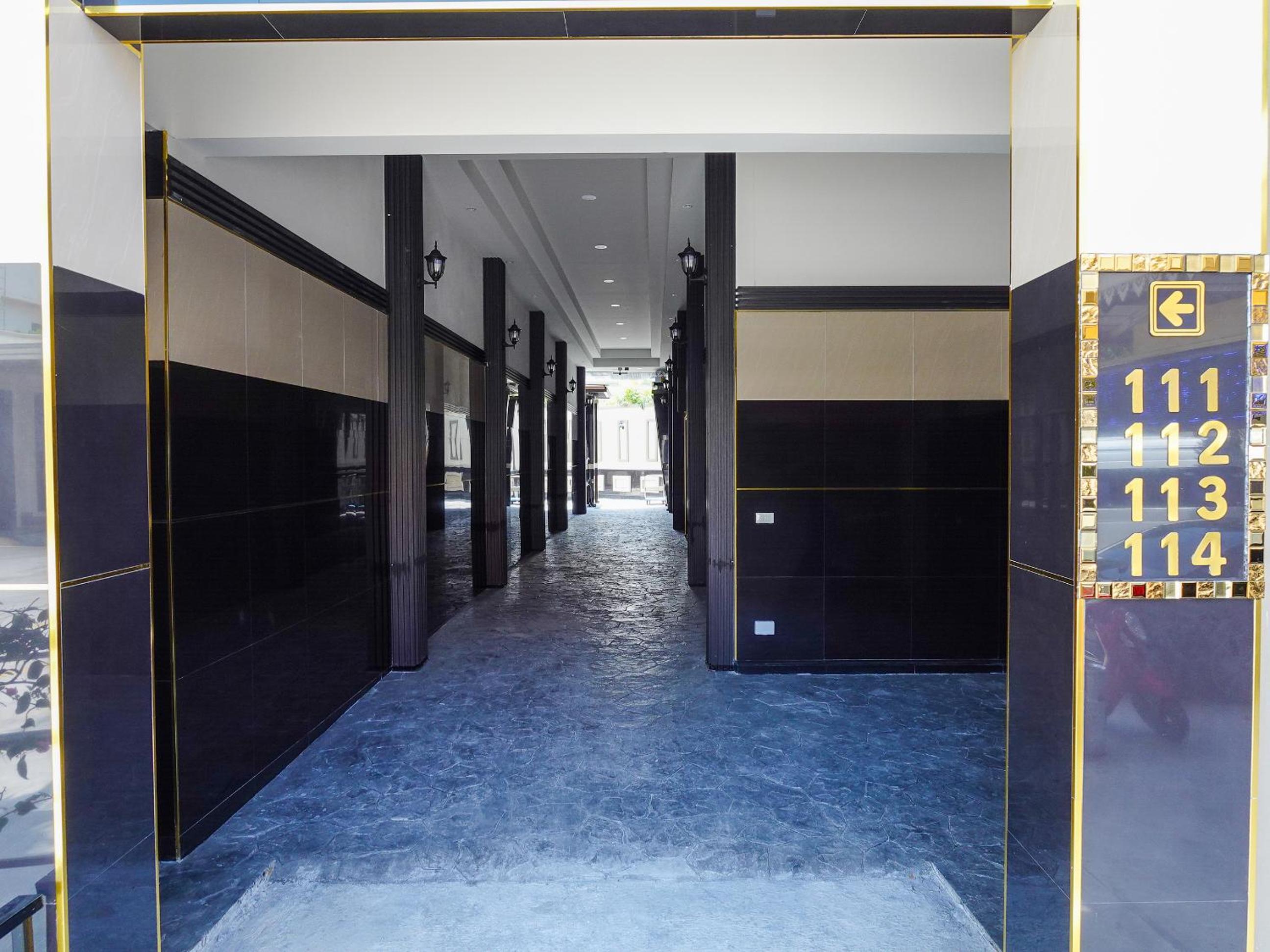 Hotel Top Pool Villa B5 - Image 1