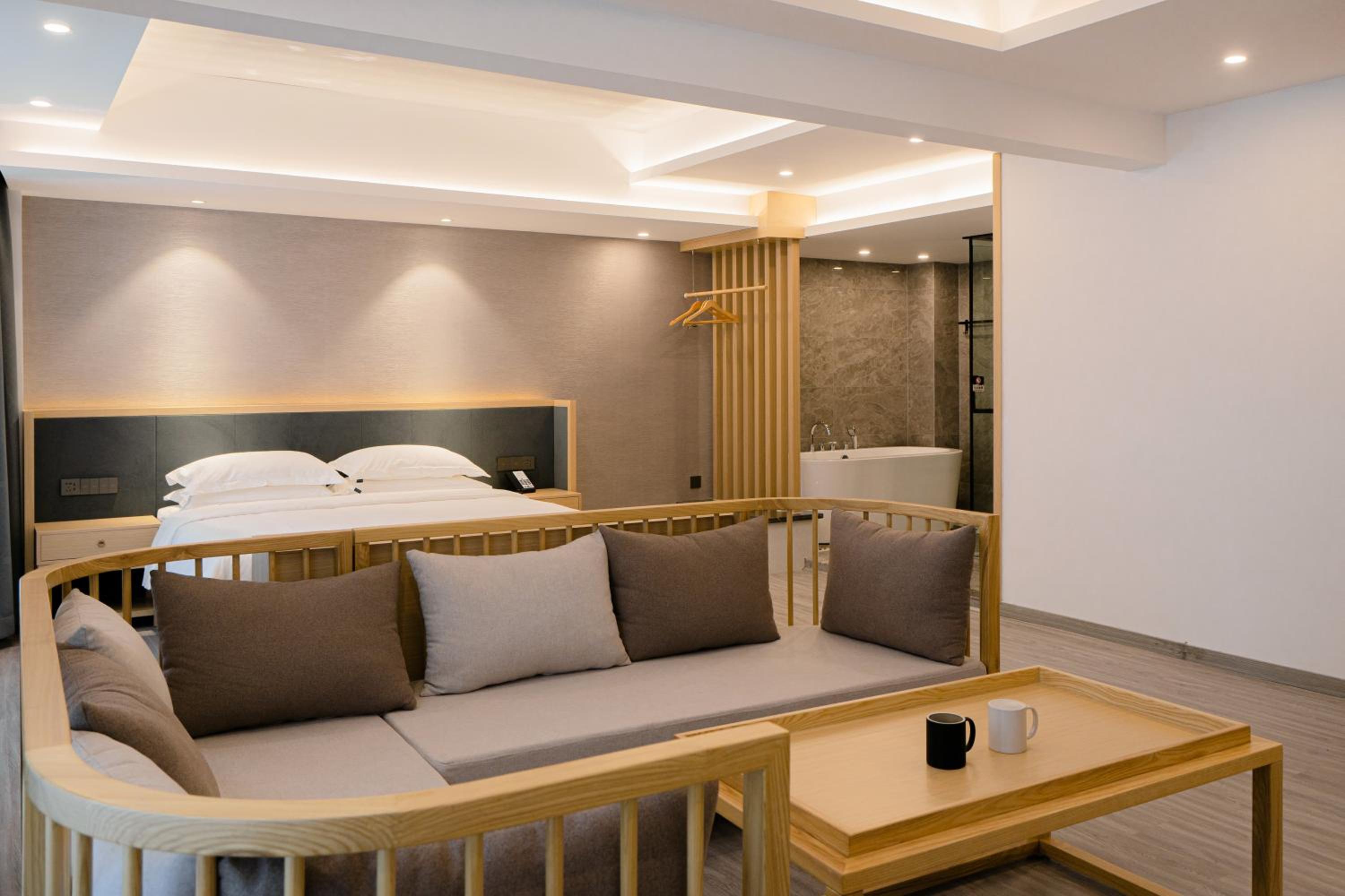 Rivulet Mountain Hotel - Zhangjiajie Forest Park Scenic Area