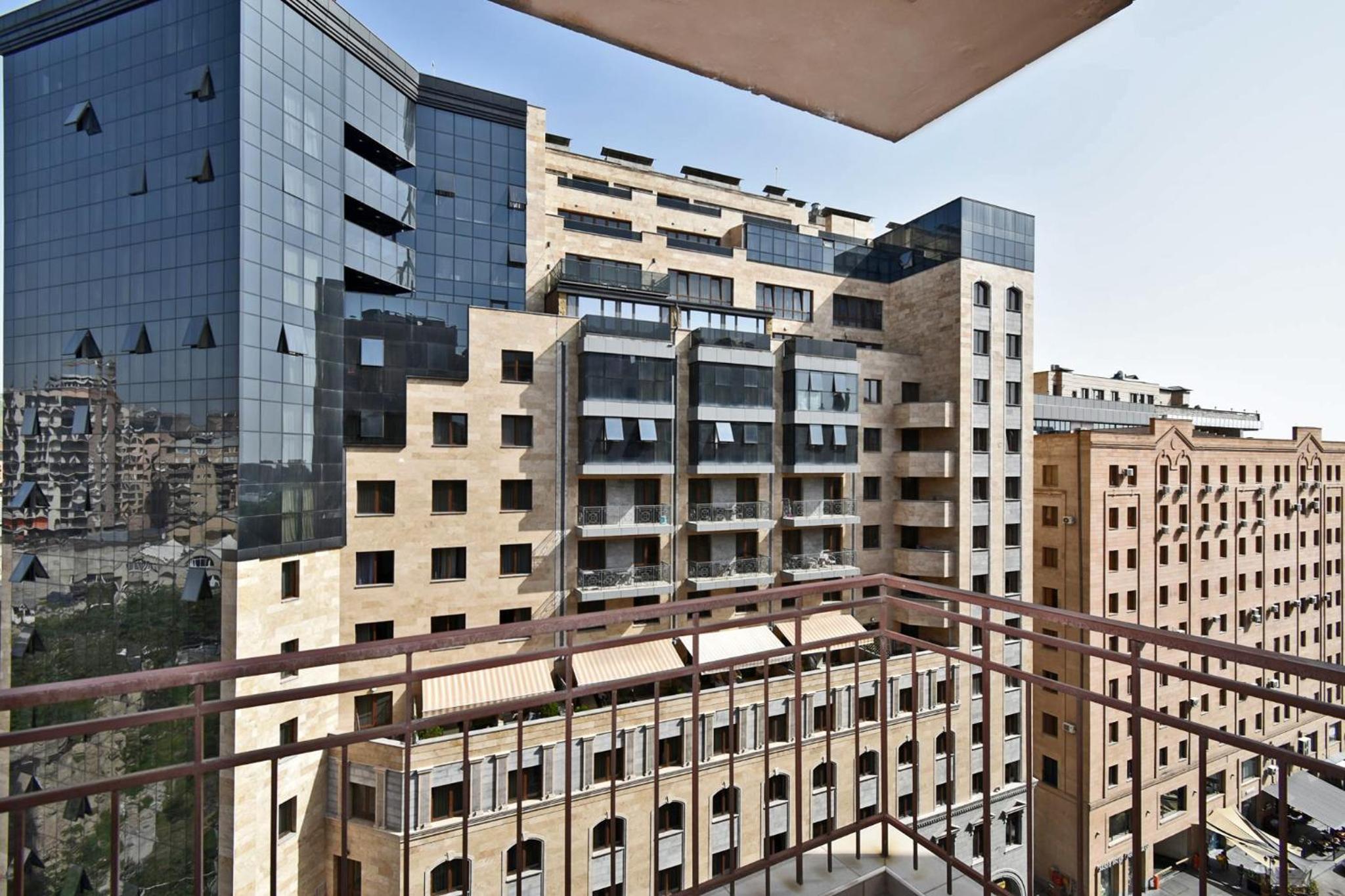 Bright 2 Bedroom Apartment Mayrig Building, with nice Balcony View, near Republic Square