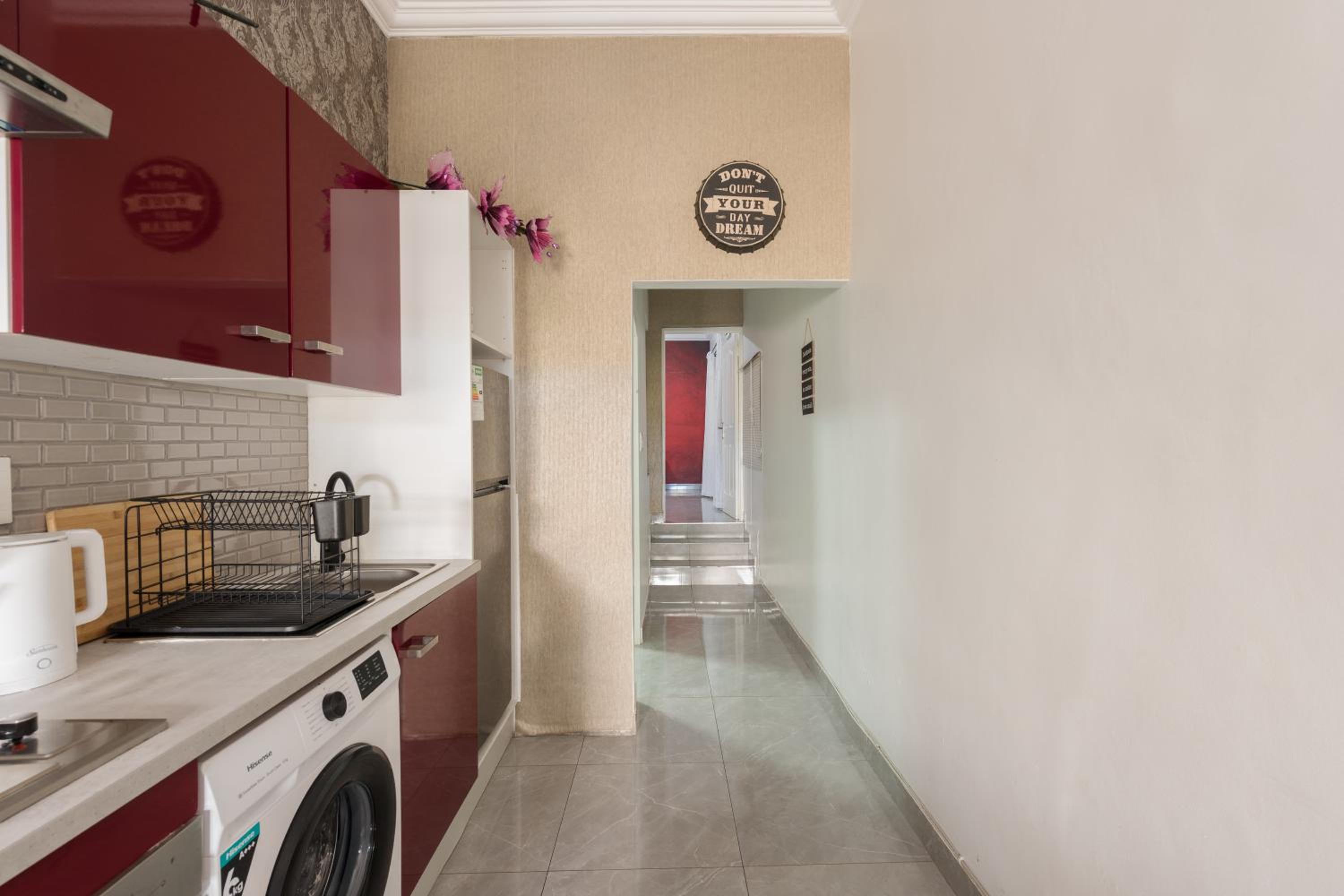Evans Village - Apartments & Spa