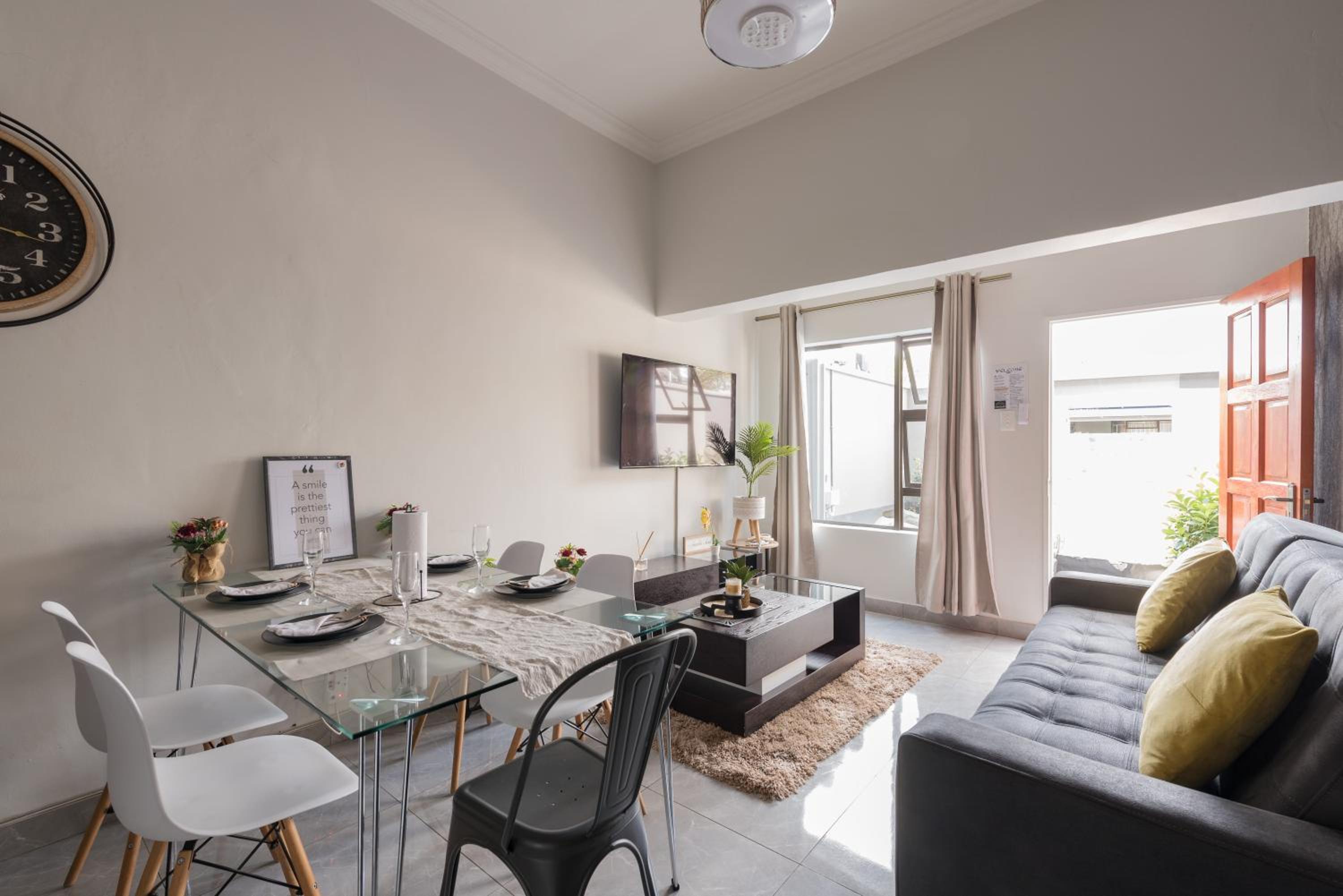 Evans Village - Apartments & Spa