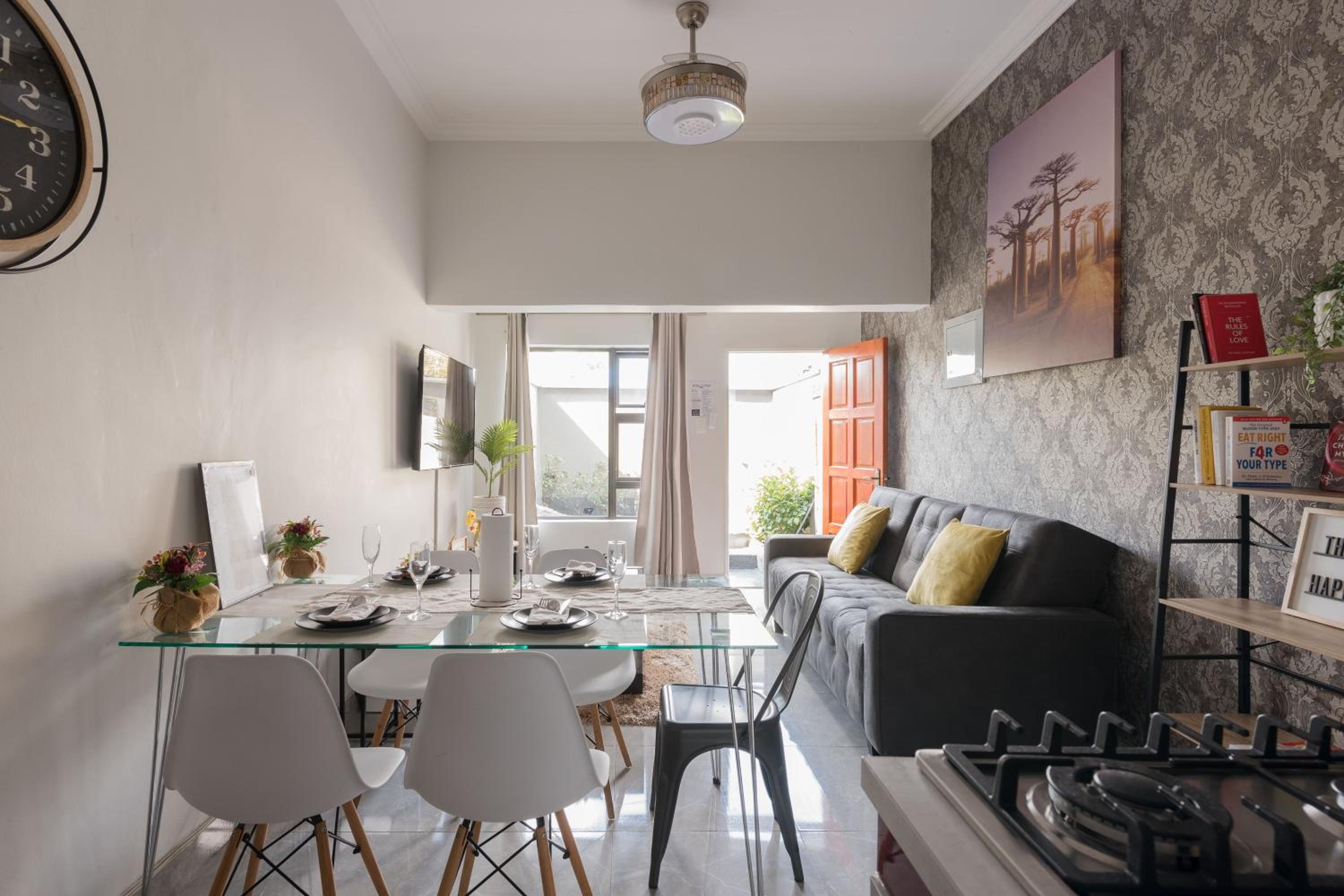 Evans Village - Apartments & Spa