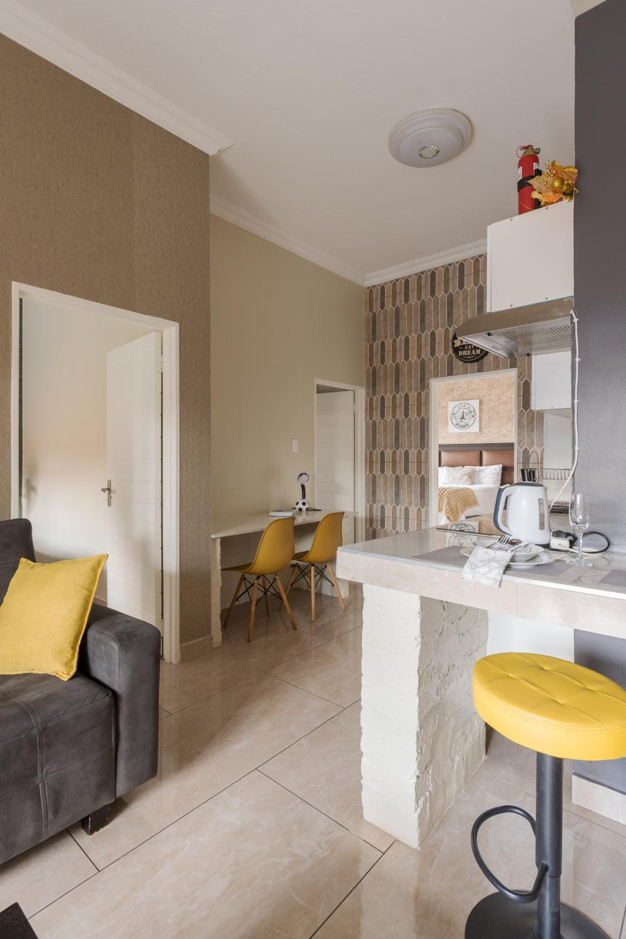 Evans Village - Apartments & Spa