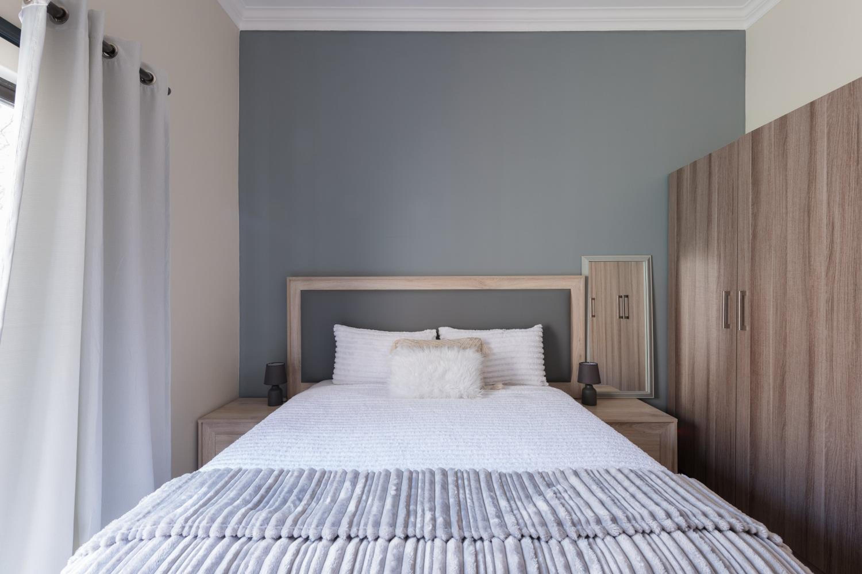 Evans Village - Apartments & Spa