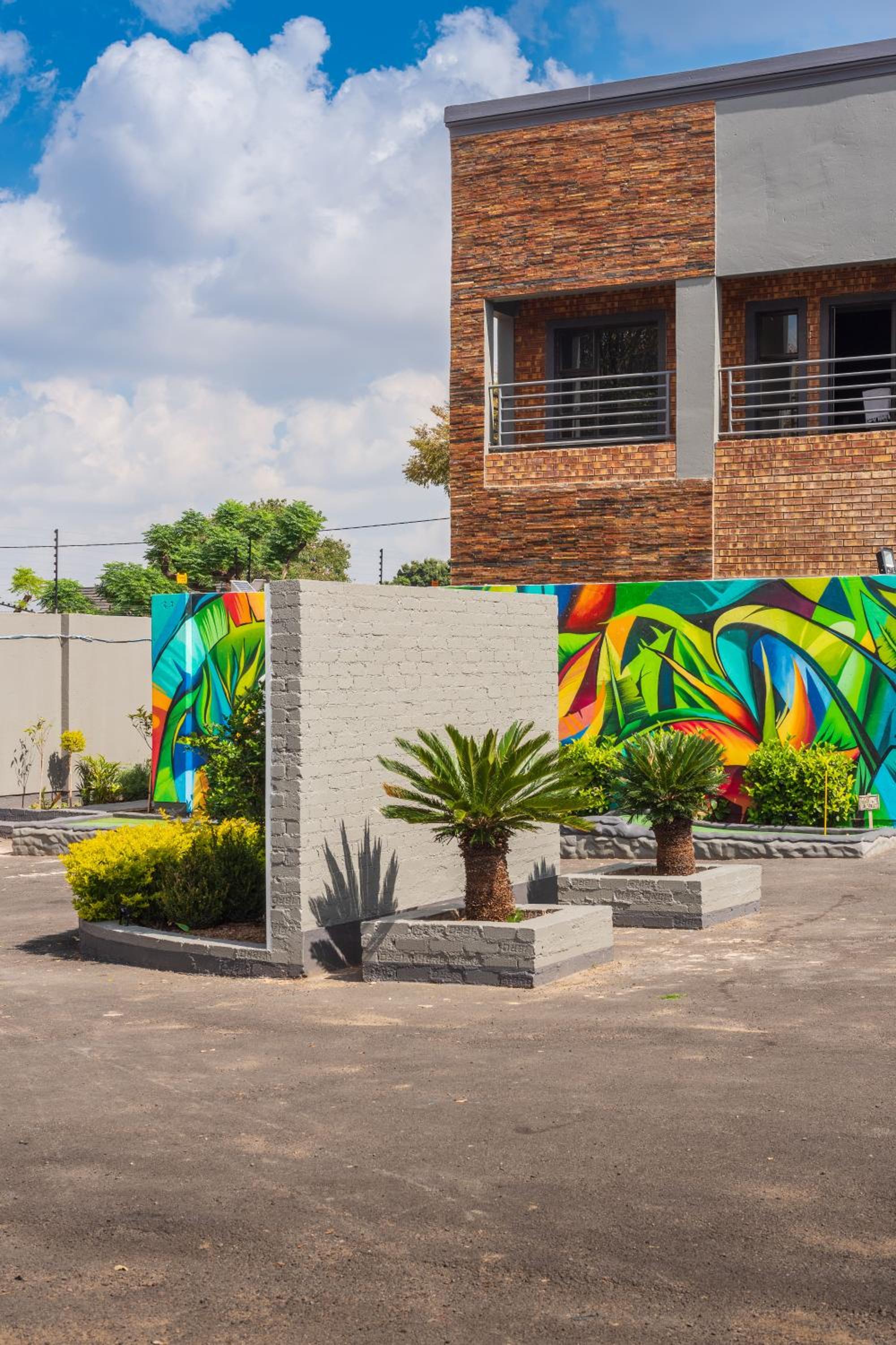 Evans Village - Apartments & Spa