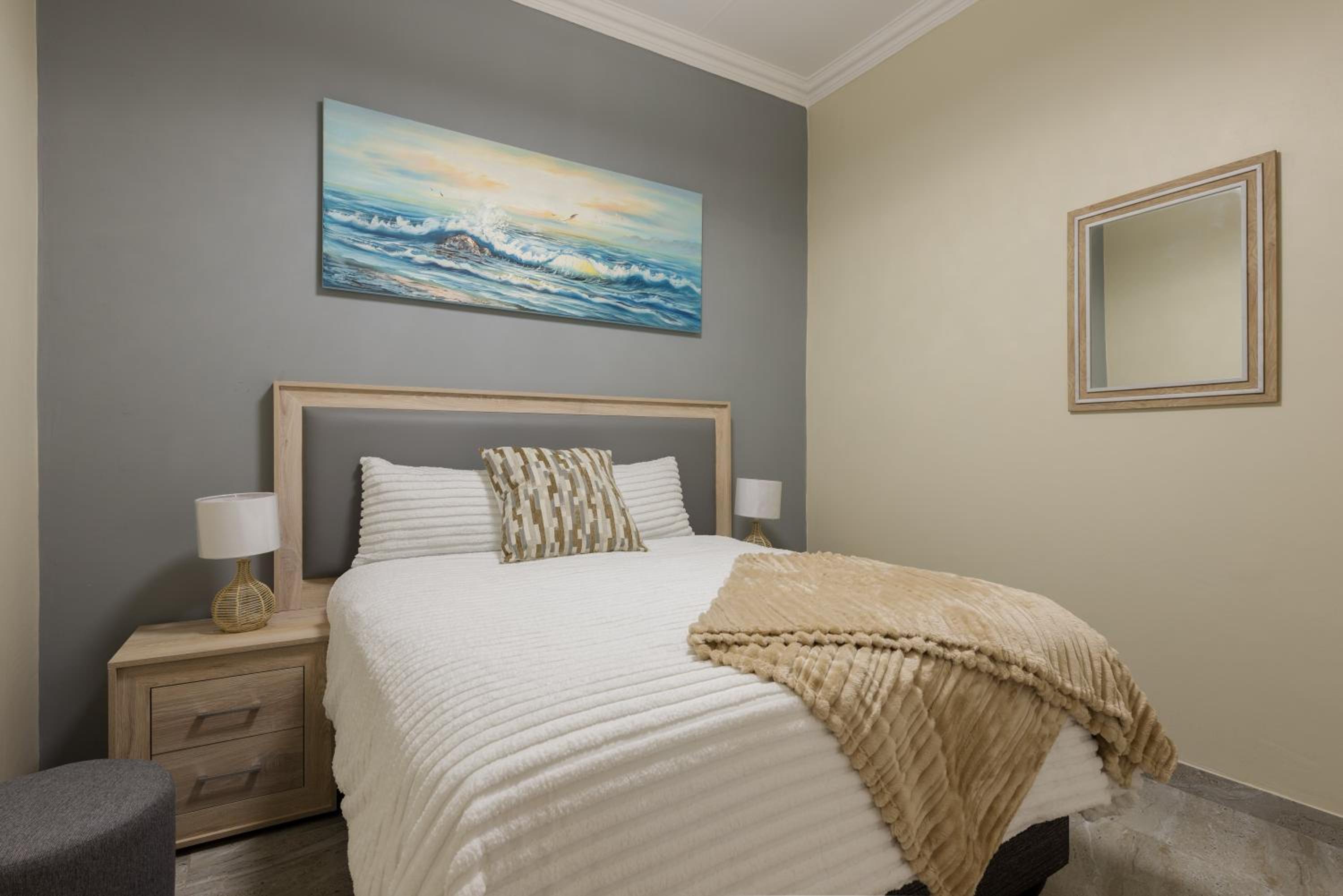 Evans Village - Apartments & Spa