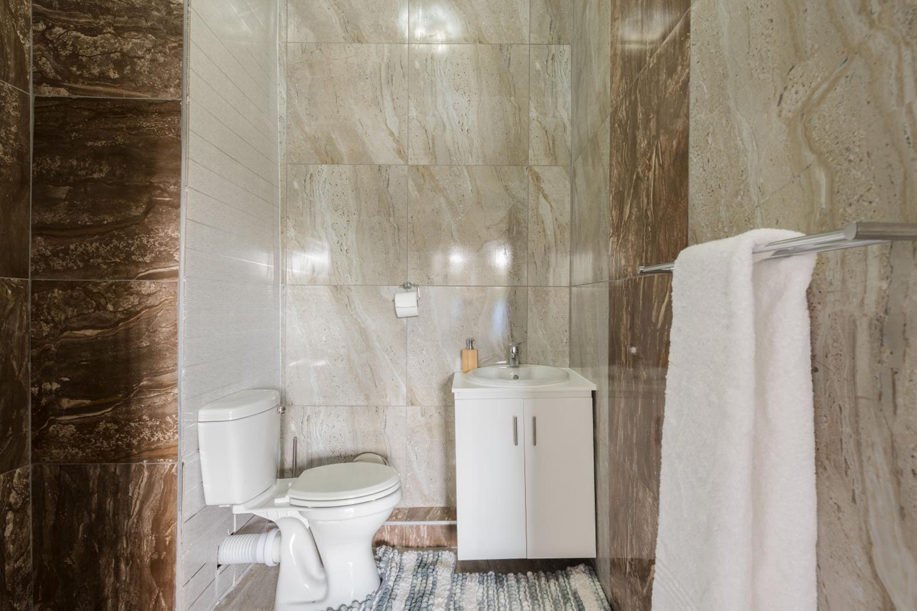 Evans Village - Apartments & Spa