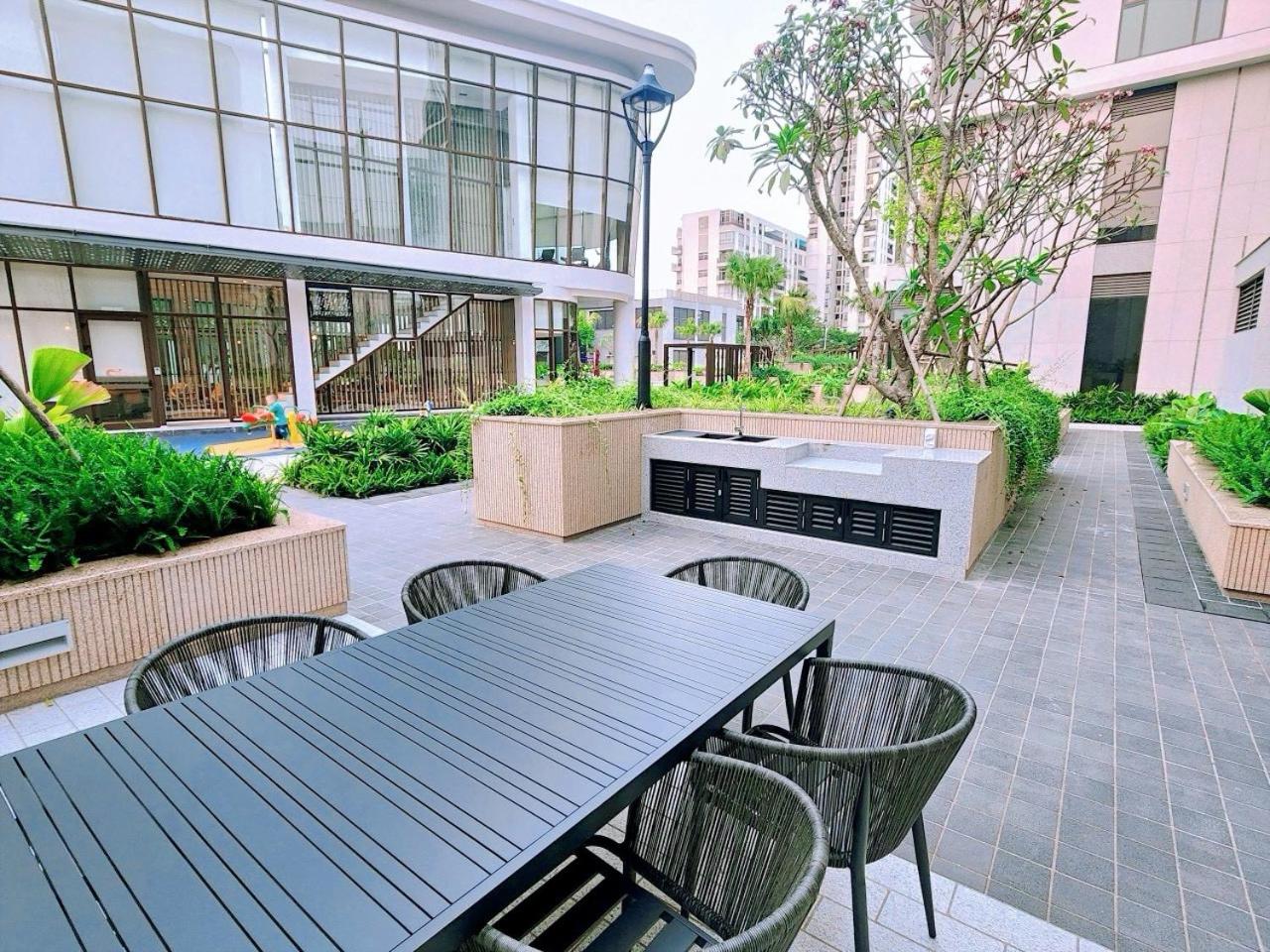 Cardinal Court 2BR Luxury Suite in Phu My Hung