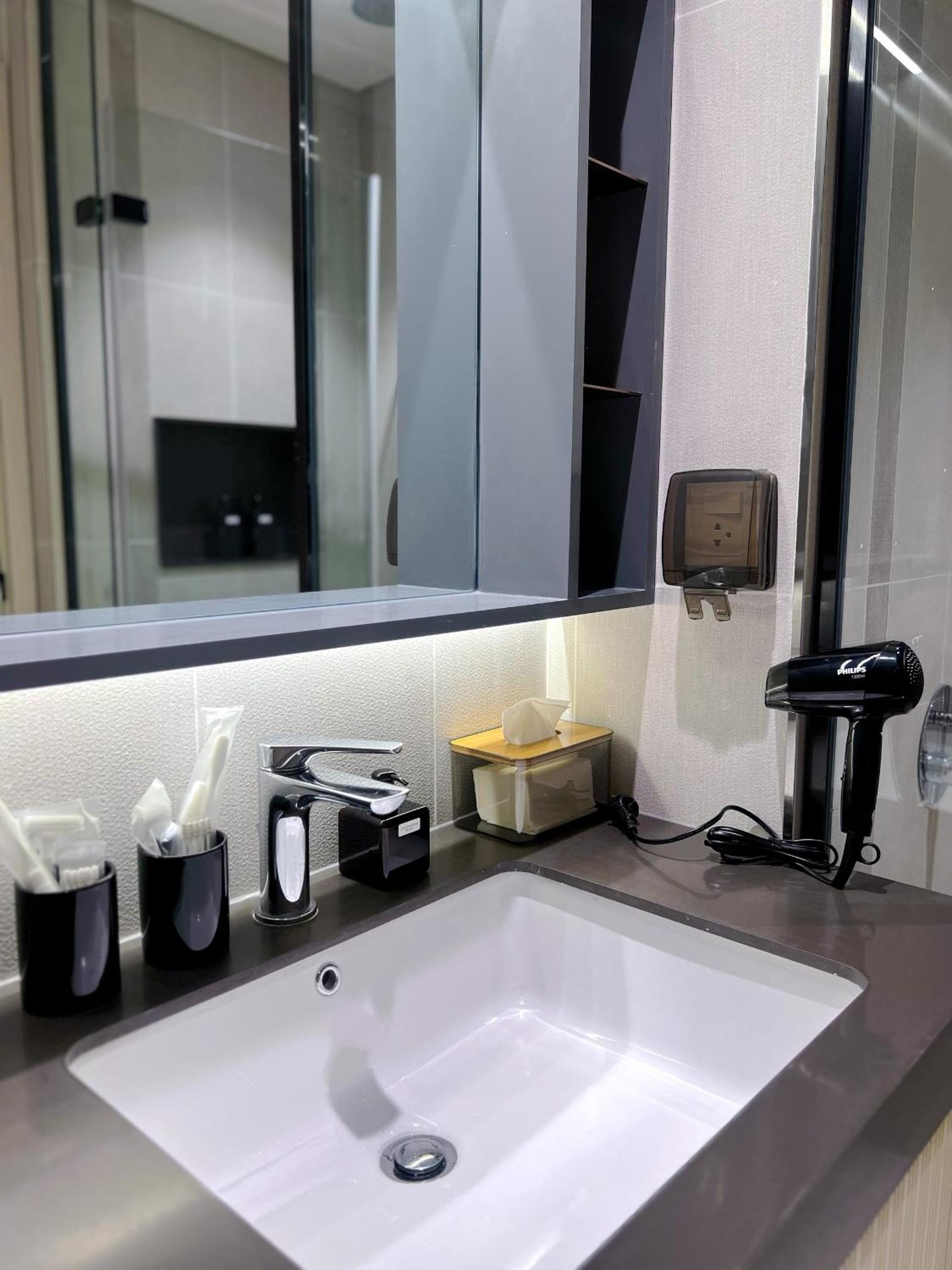 Cardinal Court 2BR Luxury Suite in Phu My Hung