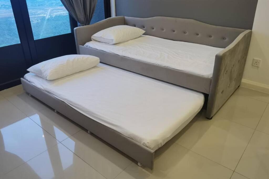 3Mins Walk to Legoland, Gleneagles Hospital & Mall of Medini -D'Pristine-6Pax-2R2B- photo 4