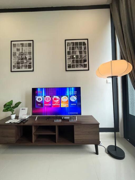 3Mins Walk to Legoland, Gleneagles Hospital & Mall of Medini -D'Pristine-6Pax-2R2B- photo 6
