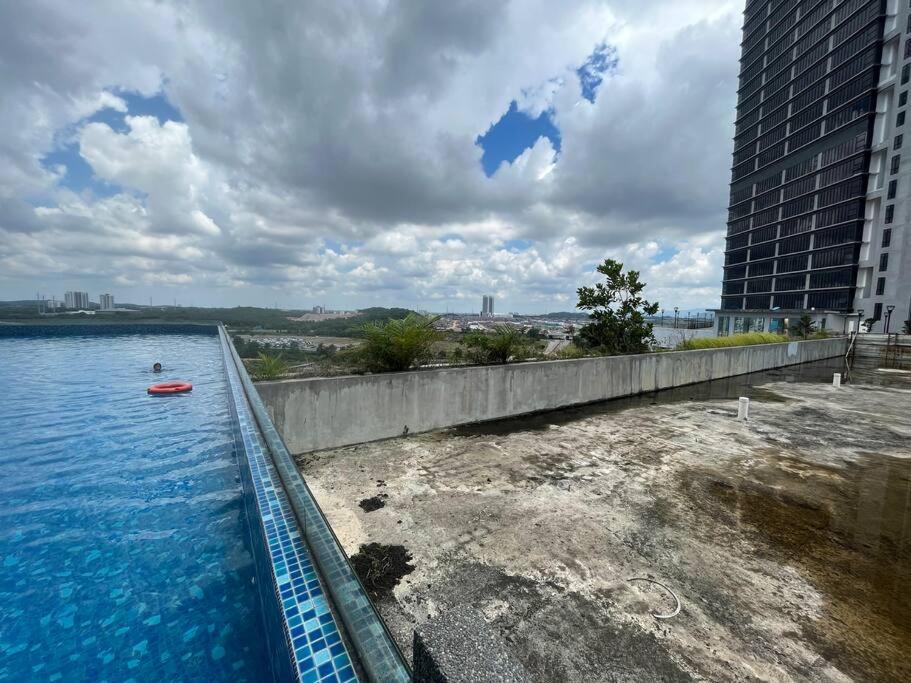 3Mins Walk to Legoland, Gleneagles Hospital & Mall of Medini -D'Pristine-6Pax-2R2B-