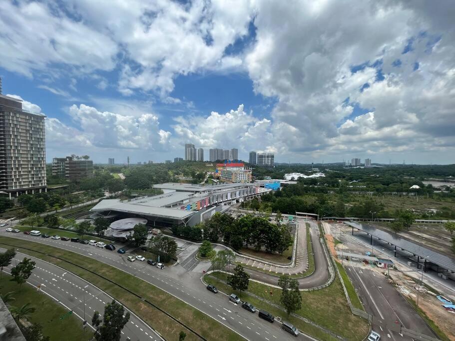 3Mins Walk to Legoland, Gleneagles Hospital & Mall of Medini -D'Pristine-6Pax-2R2B-