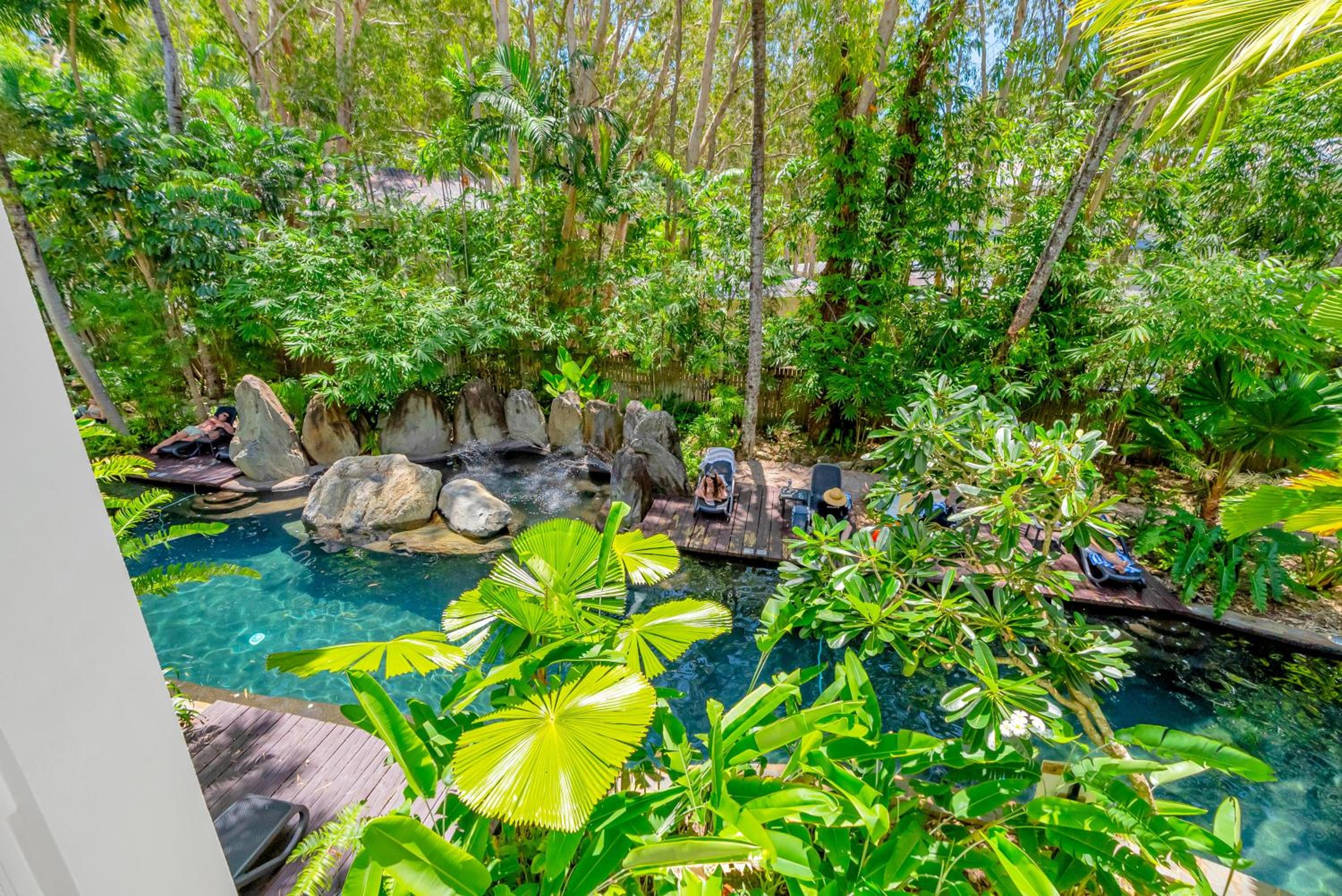 Elysium Private Accommodation at Beach Club & Spa - Image 2