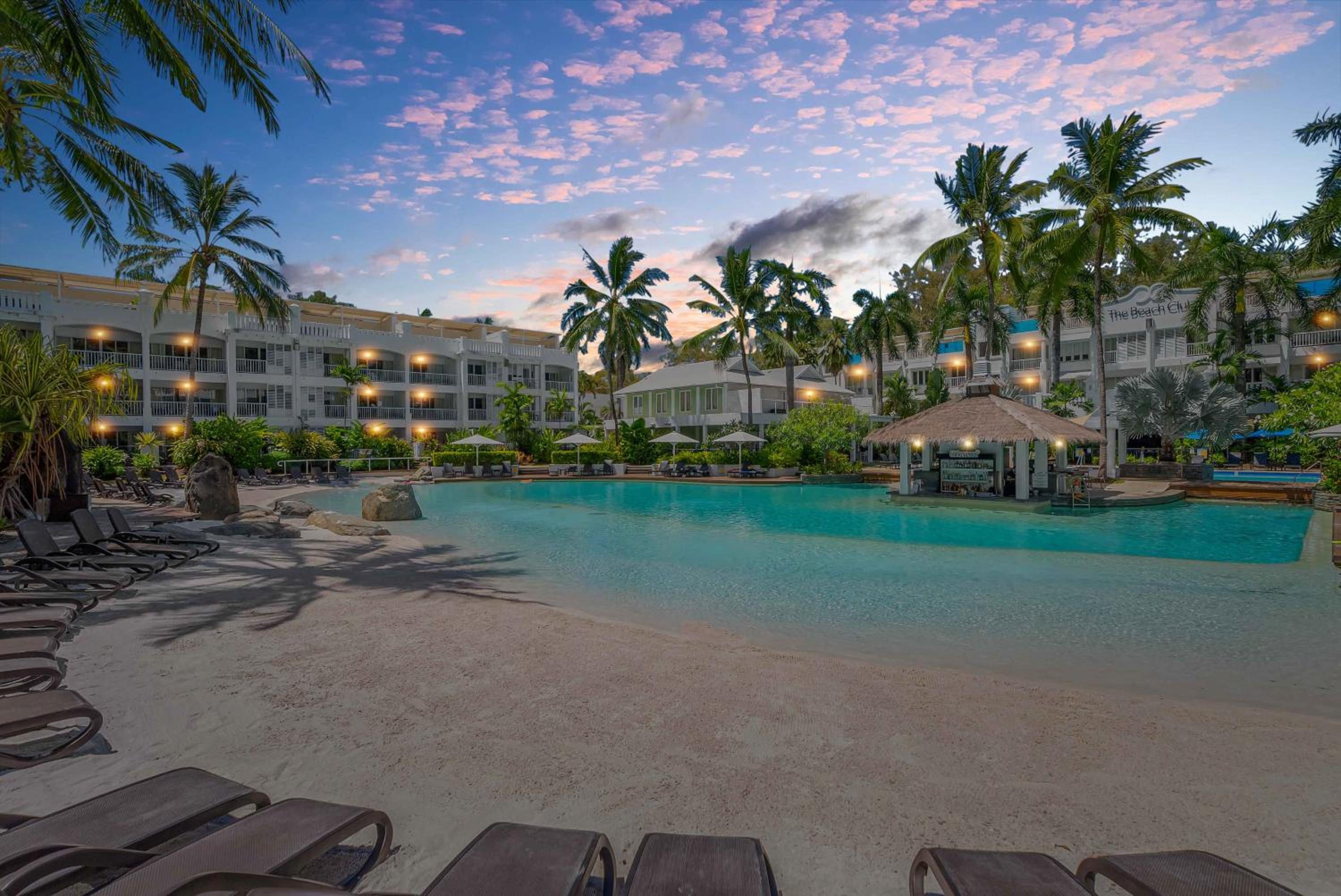 Elysium Private Accommodation at Beach Club & Spa