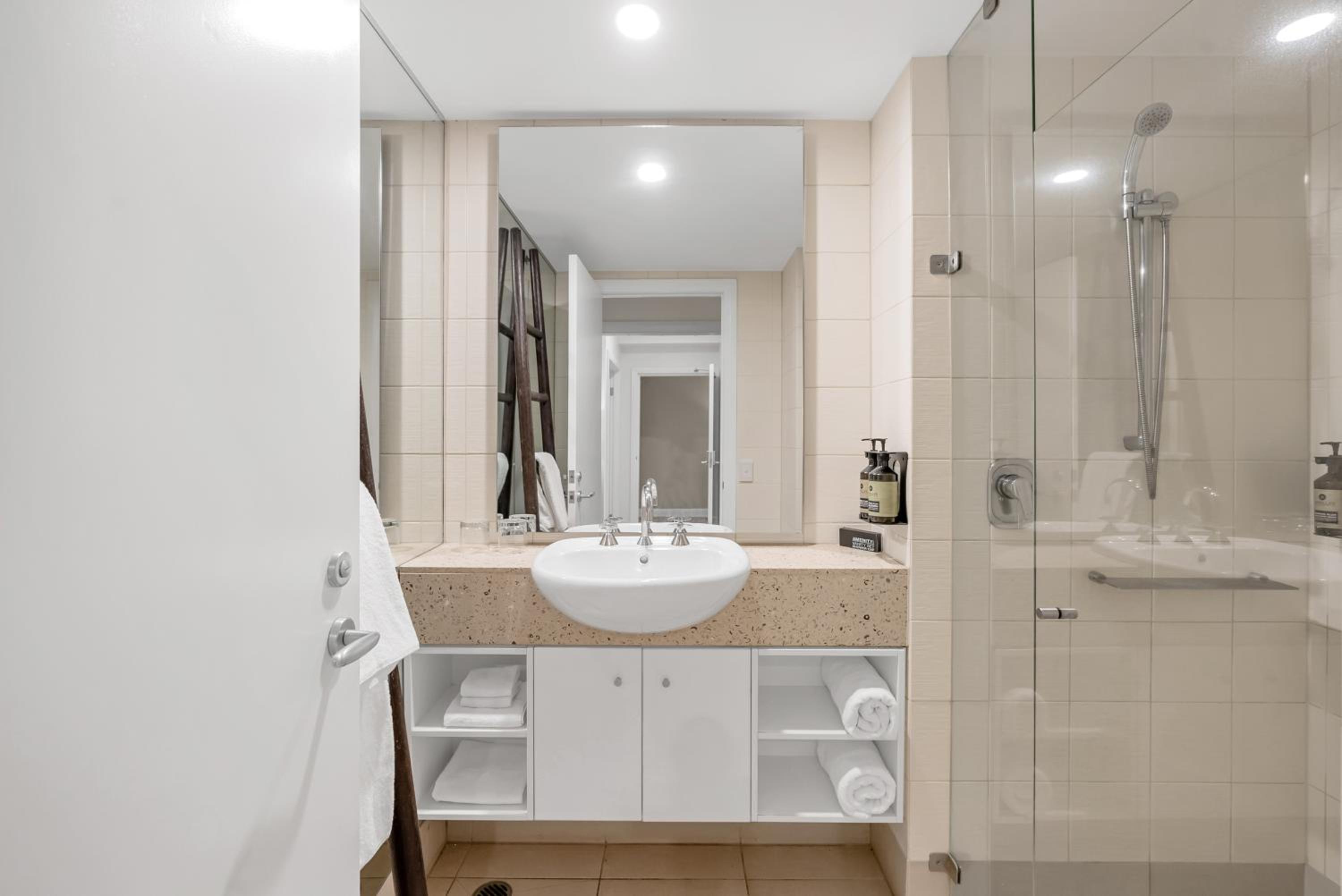 Elysium Private Accommodation at Beach Club & Spa