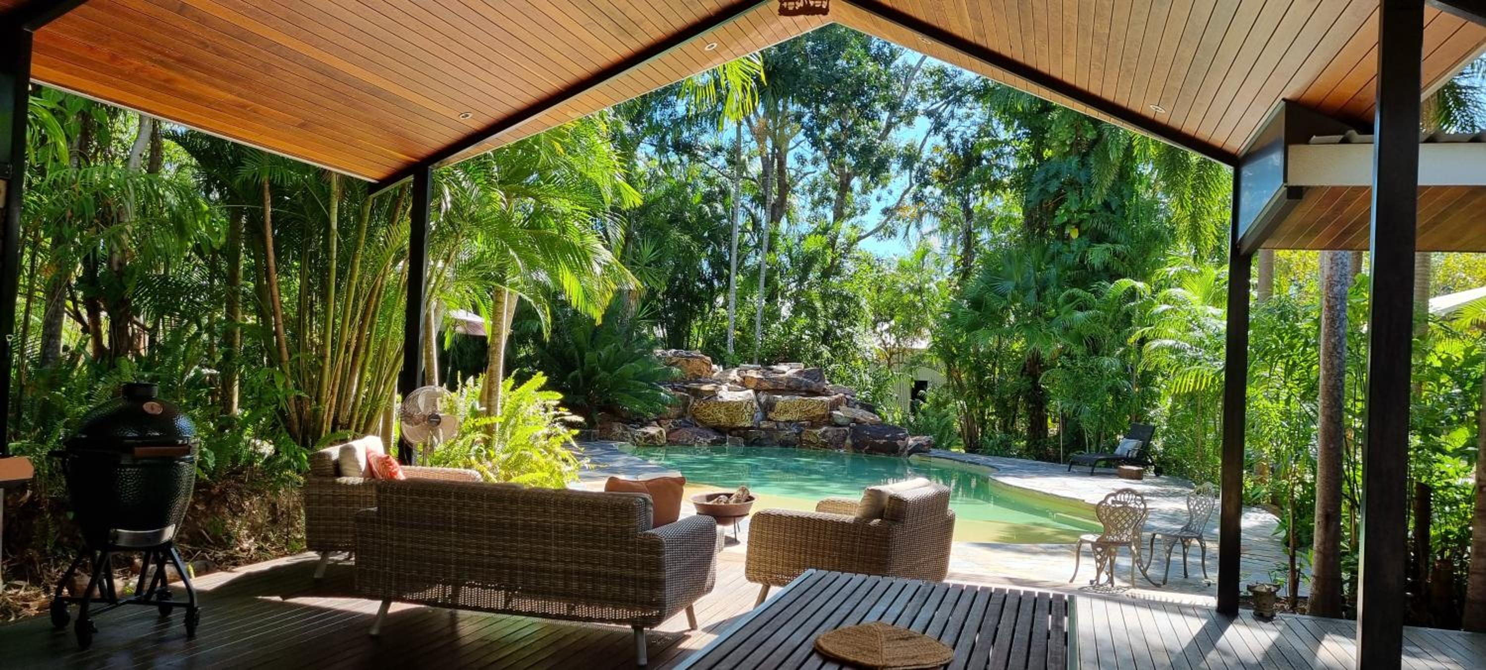 Berry Springs Tropical Retreat