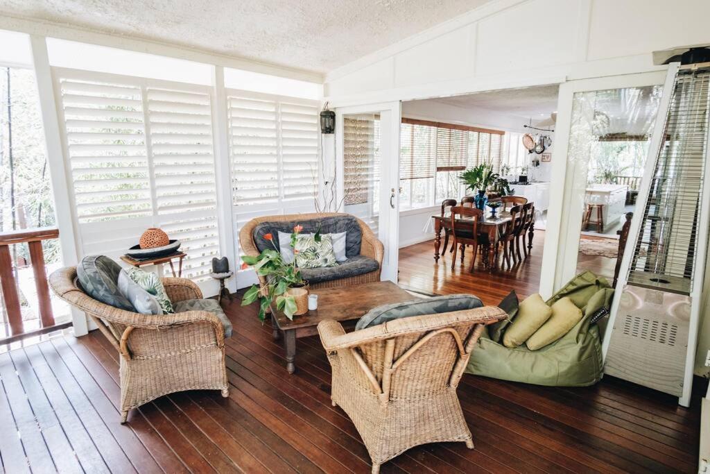 Little Cove Family Beach House (Pet Friendly)