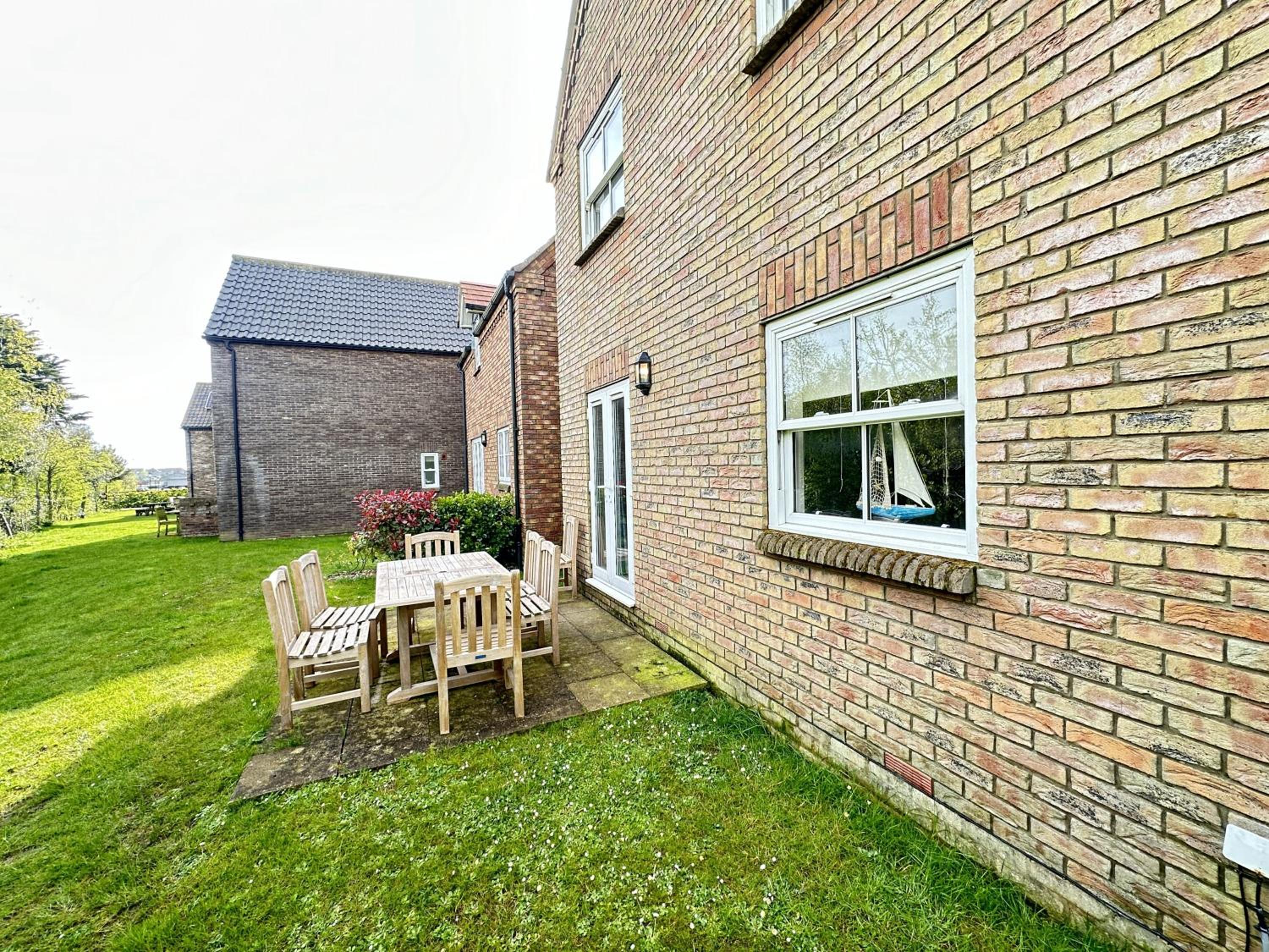 Baybreak - Part of the The Bay Filey Holiday Village with pool, gym and direct beach access, pub, restaurant, tennis and meadows walks