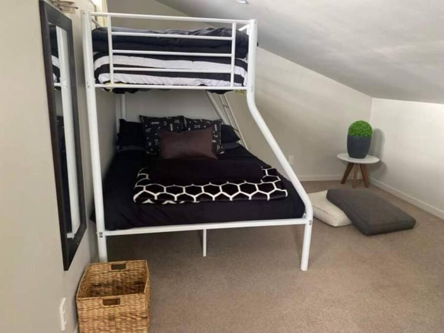 Manuka Cottage