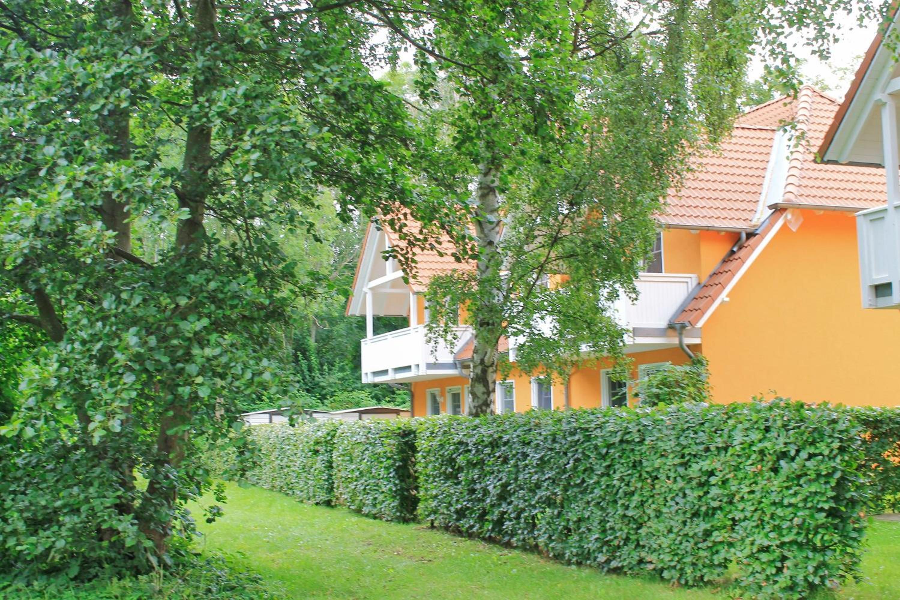 Urlaub in Strandnähe und in idyllischer Lage - Villa Waldidyll FeWo Rügenglück