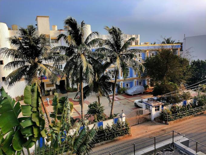 Skipper Beach Resort