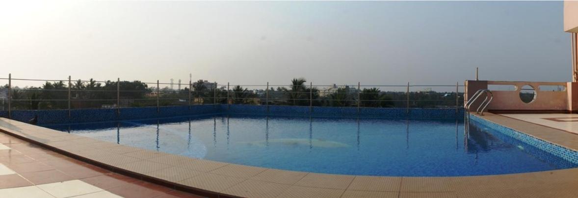 Skipper Beach Resort