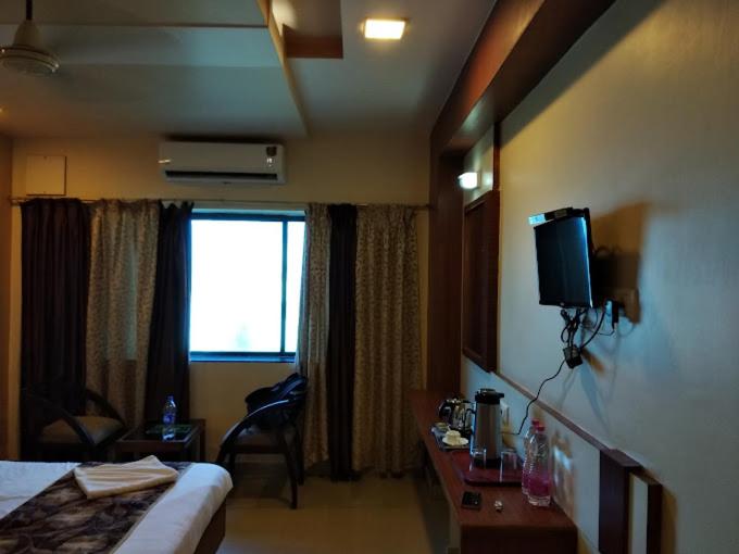 Skipper Beach Resort