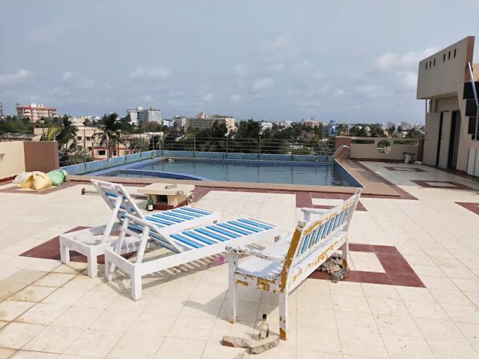 Skipper Beach Resort